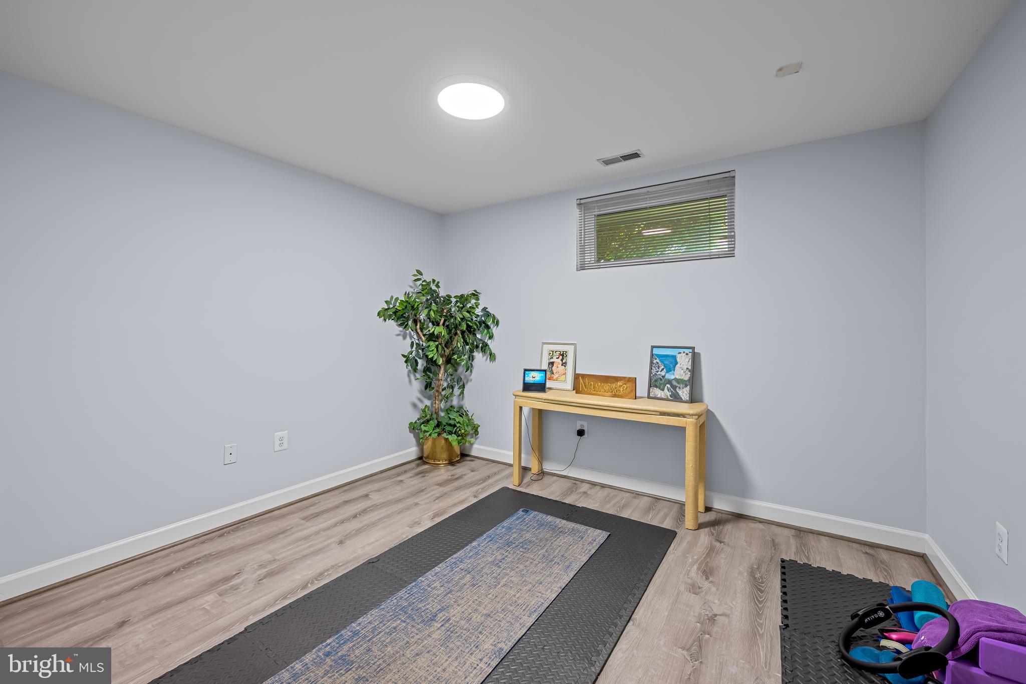 SUMMIT CHASE - Residential