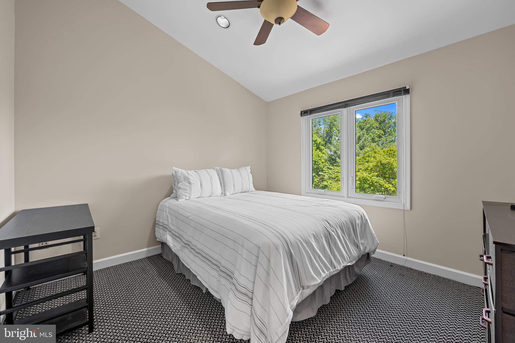SUMMIT CHASE - Residential
