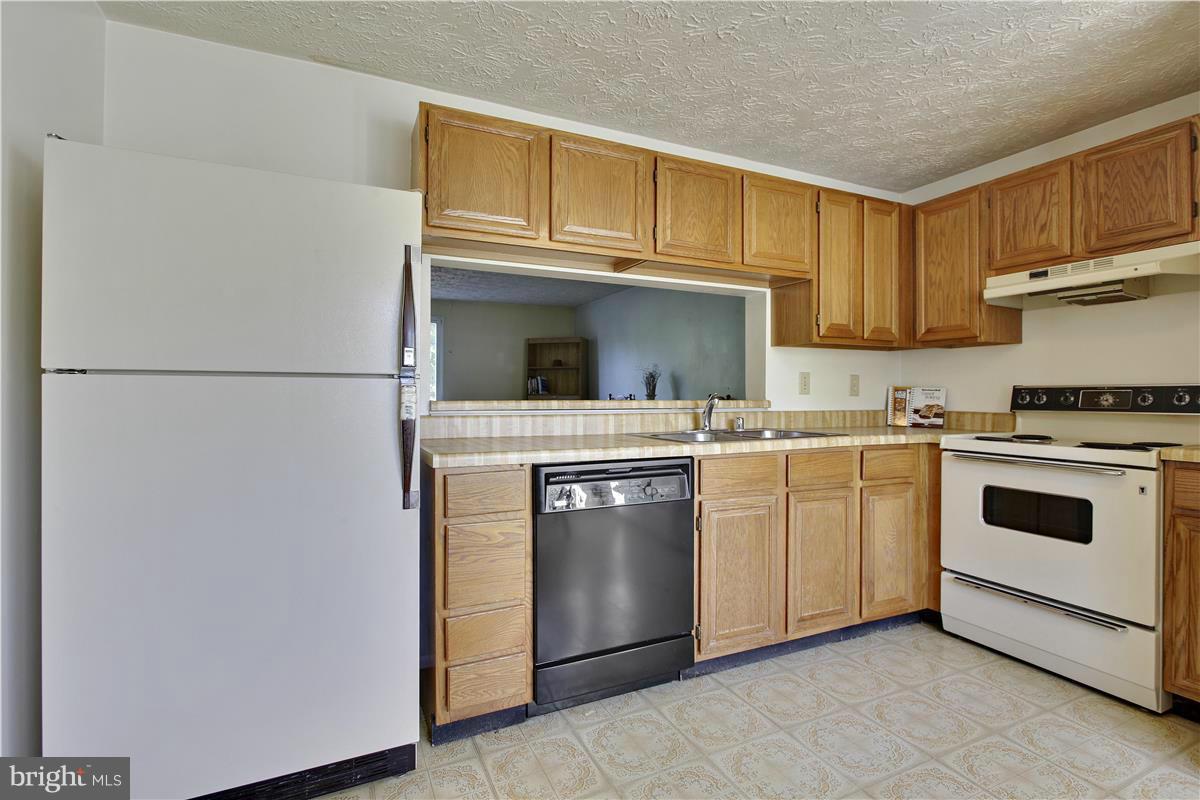 WHITFIELD GREEN - Residential