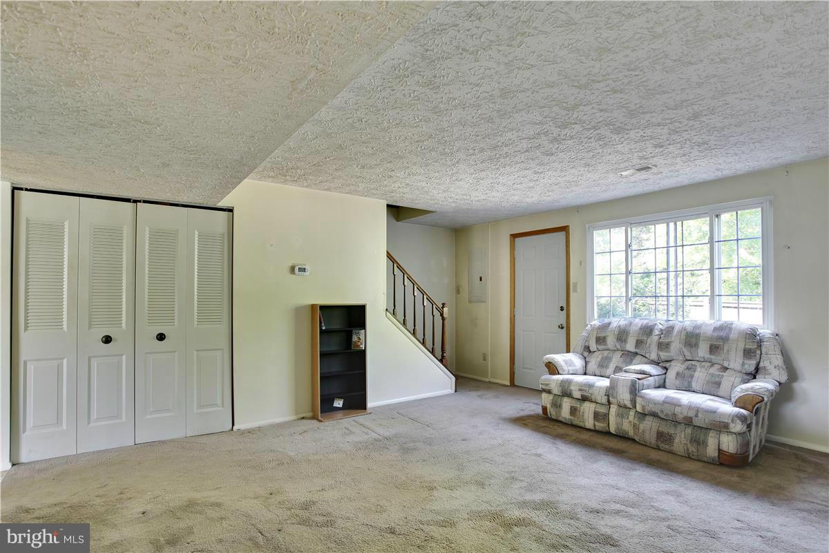 WHITFIELD GREEN - Residential