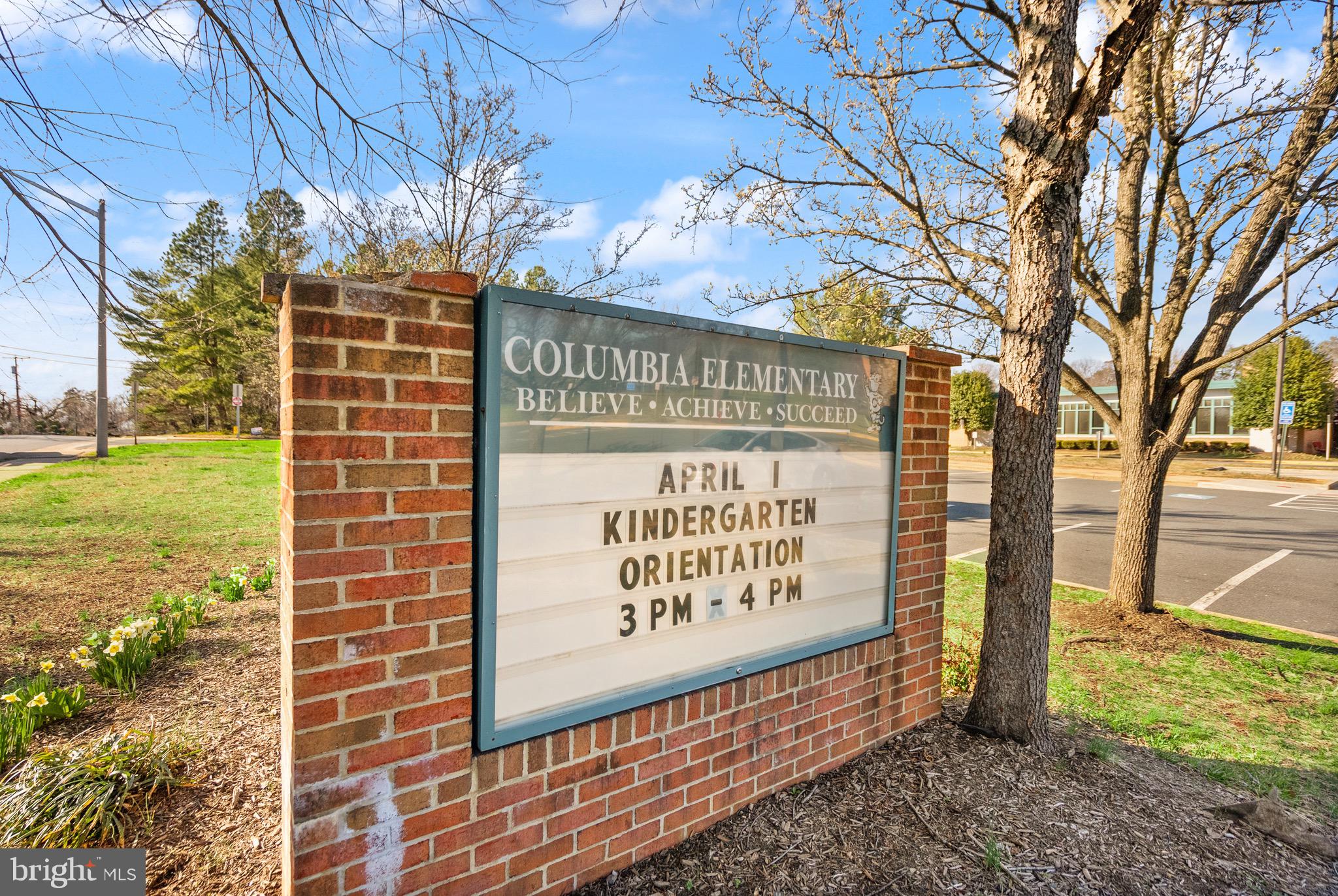 PINECREST HEIGHTS - Residential