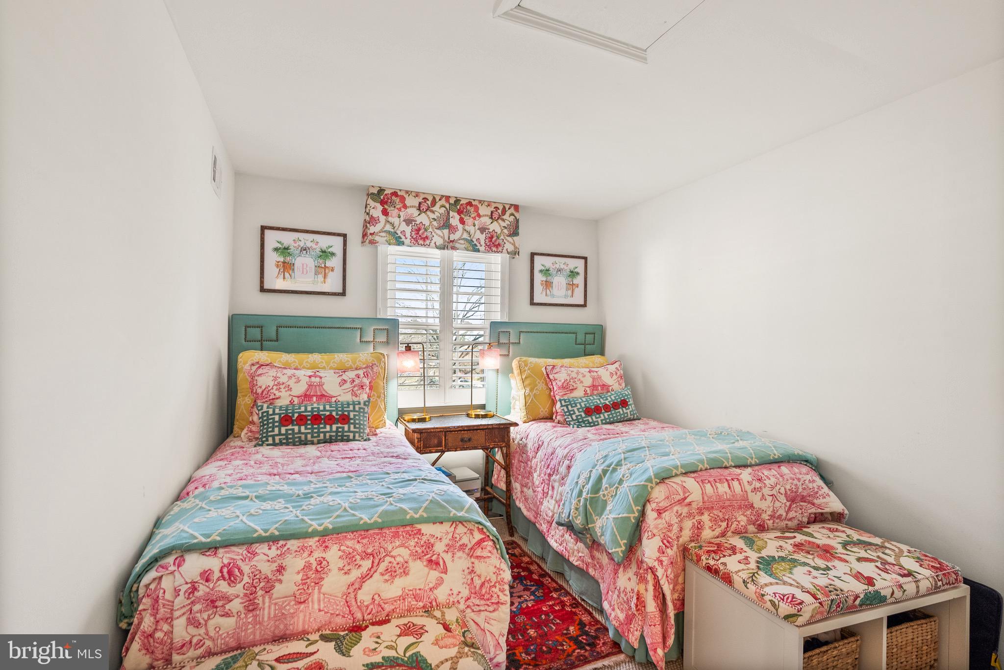 PINECREST HEIGHTS - Residential