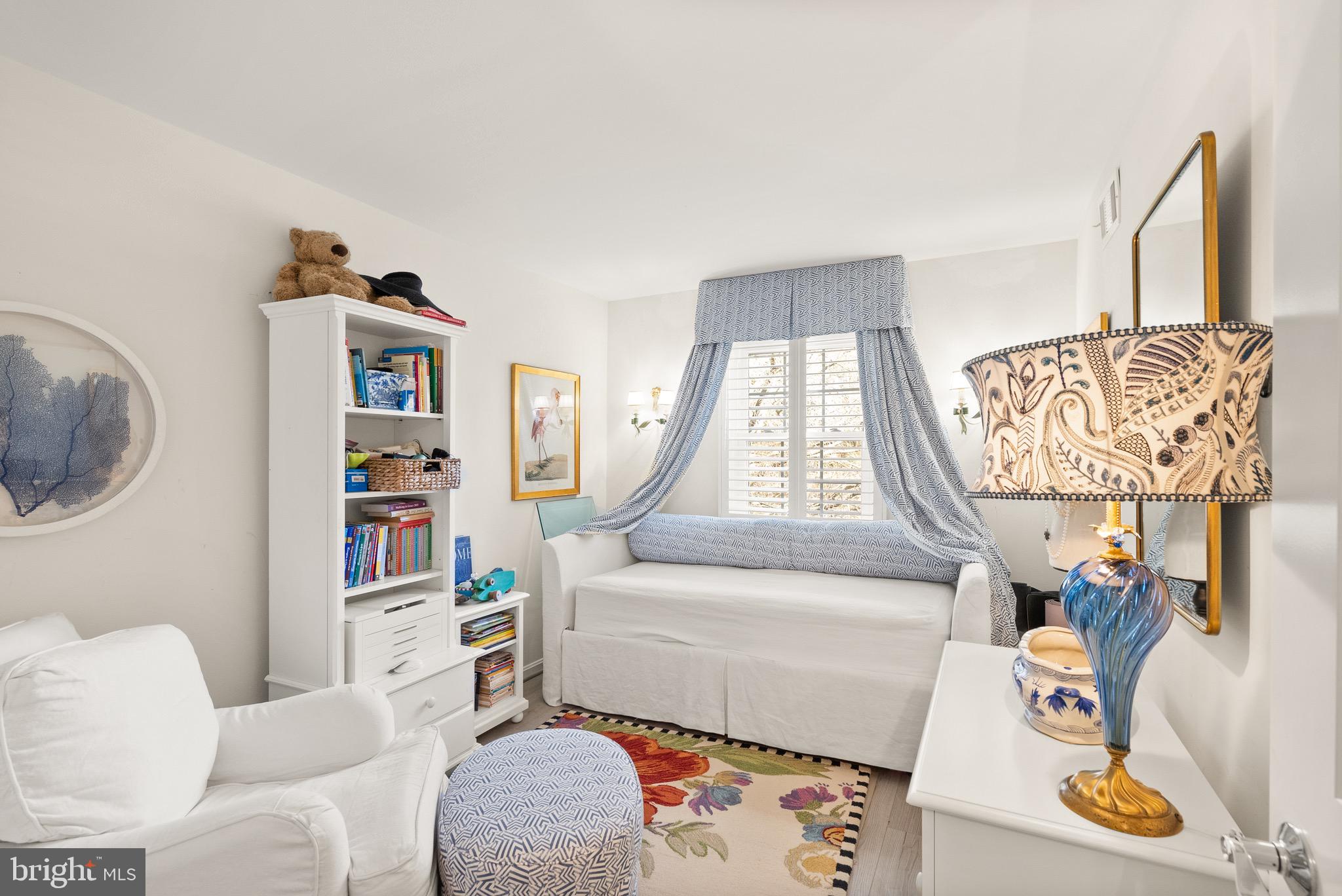 PINECREST HEIGHTS - Residential