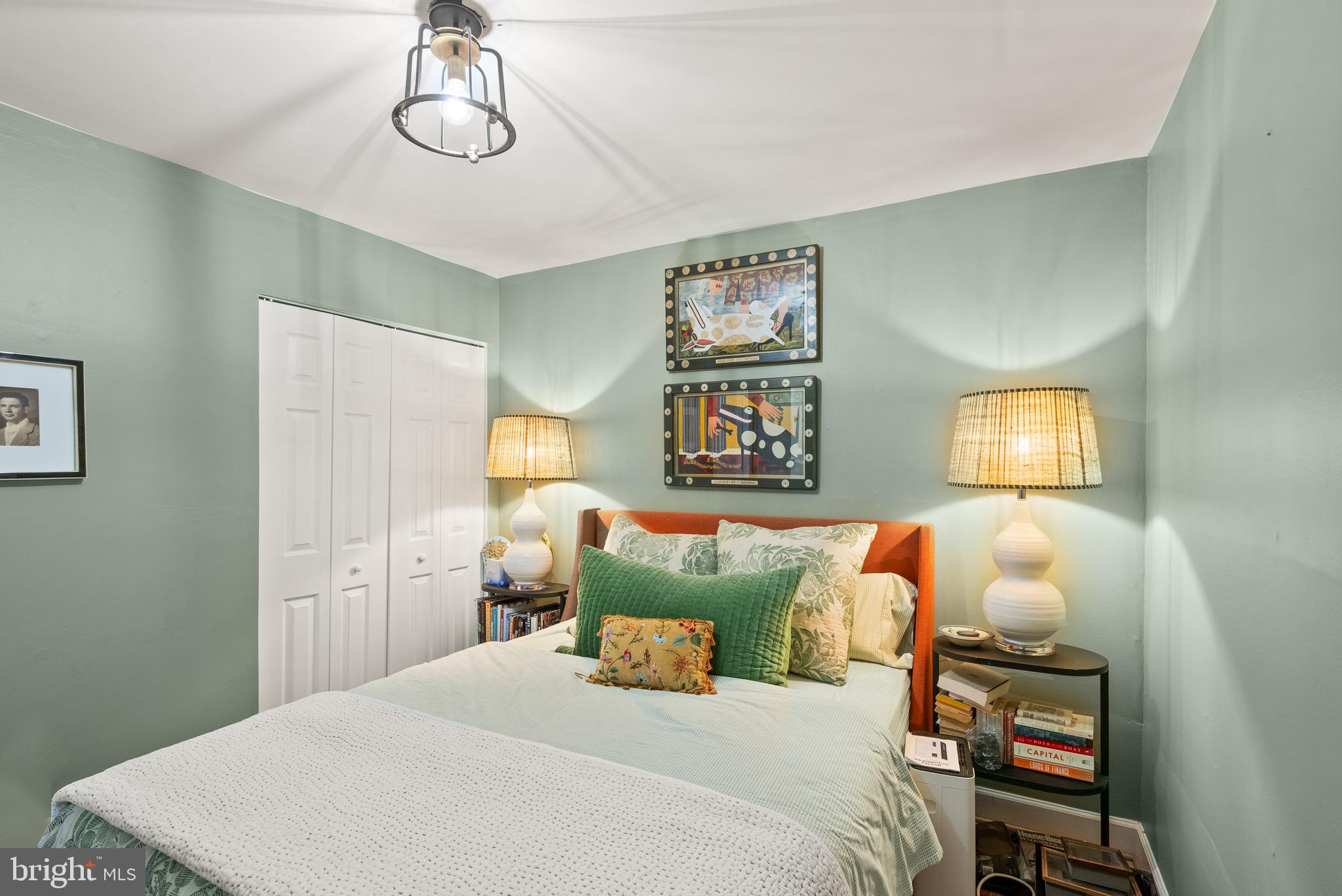 PINECREST HEIGHTS - Residential