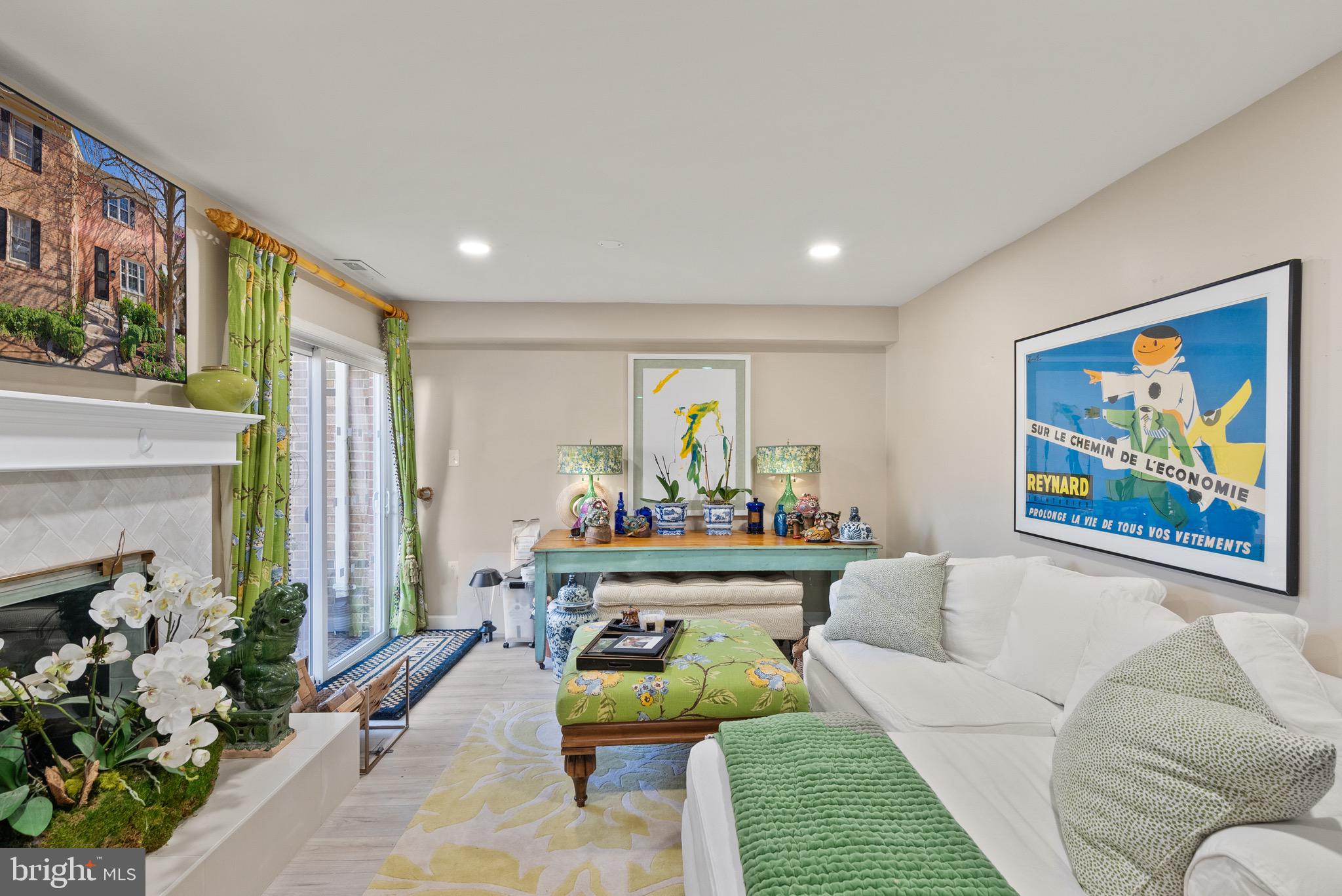 PINECREST HEIGHTS - Residential