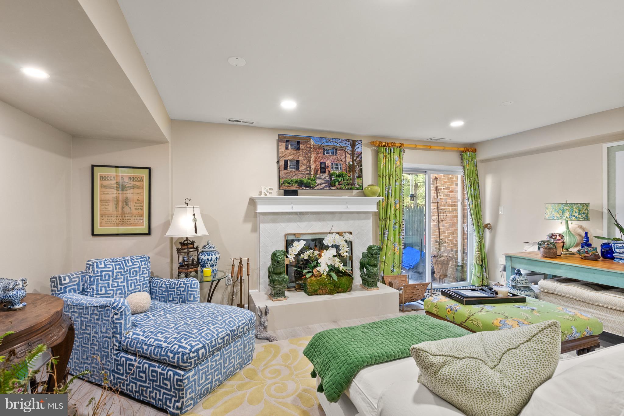 PINECREST HEIGHTS - Residential