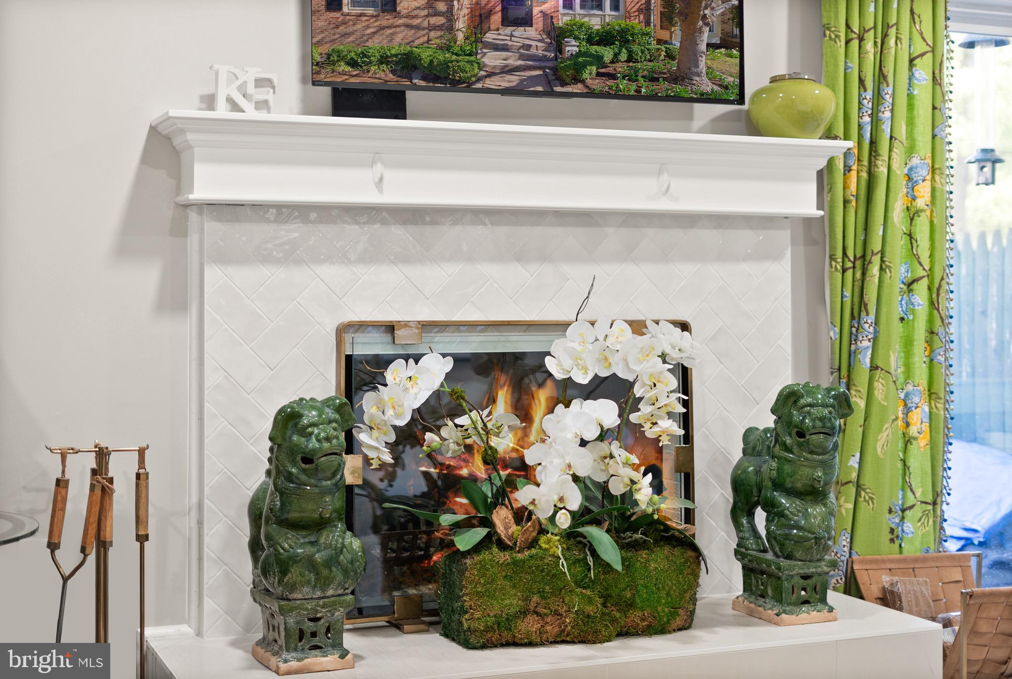 PINECREST HEIGHTS - Residential