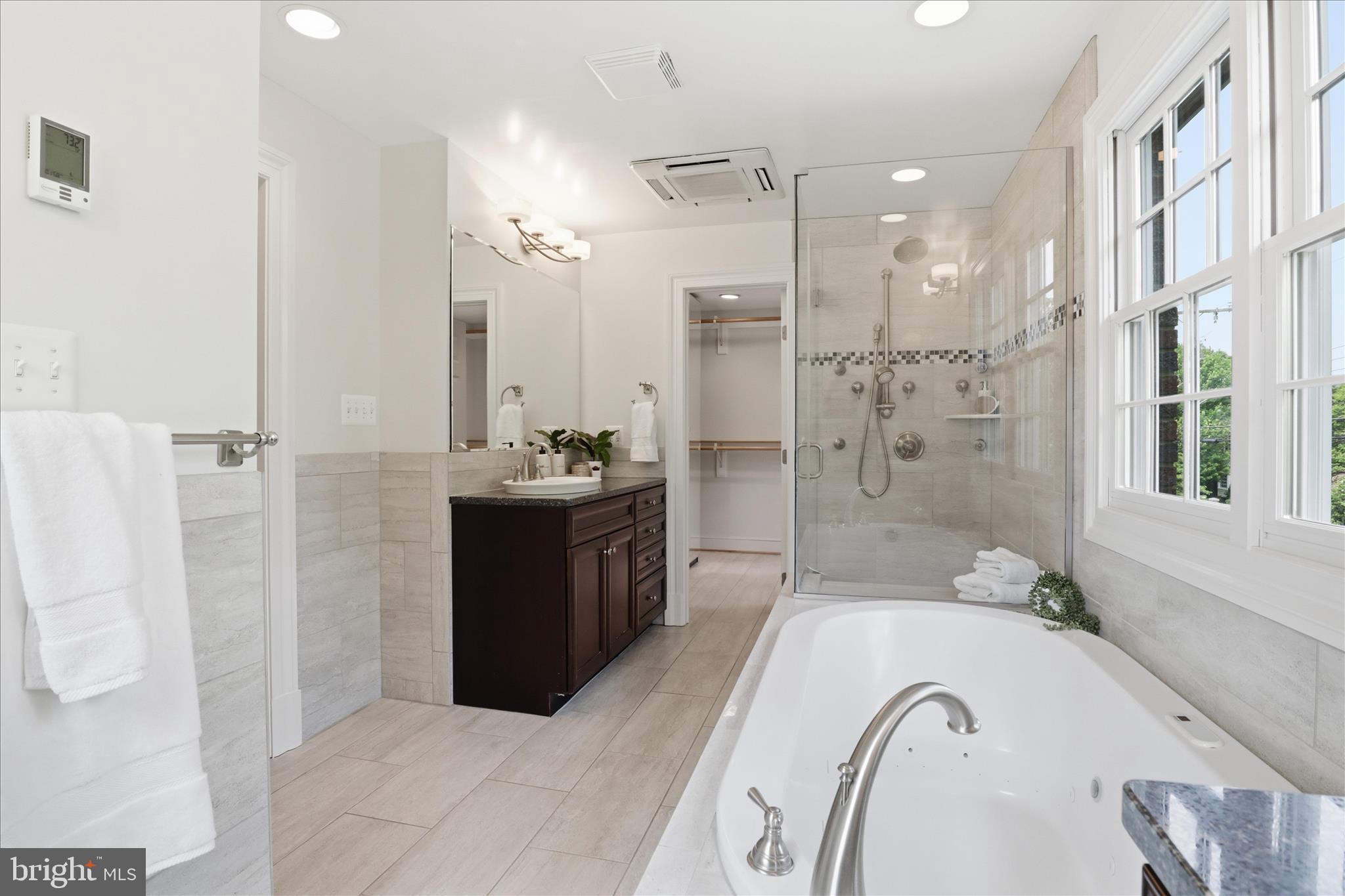 LEE HEIGHTS - Residential