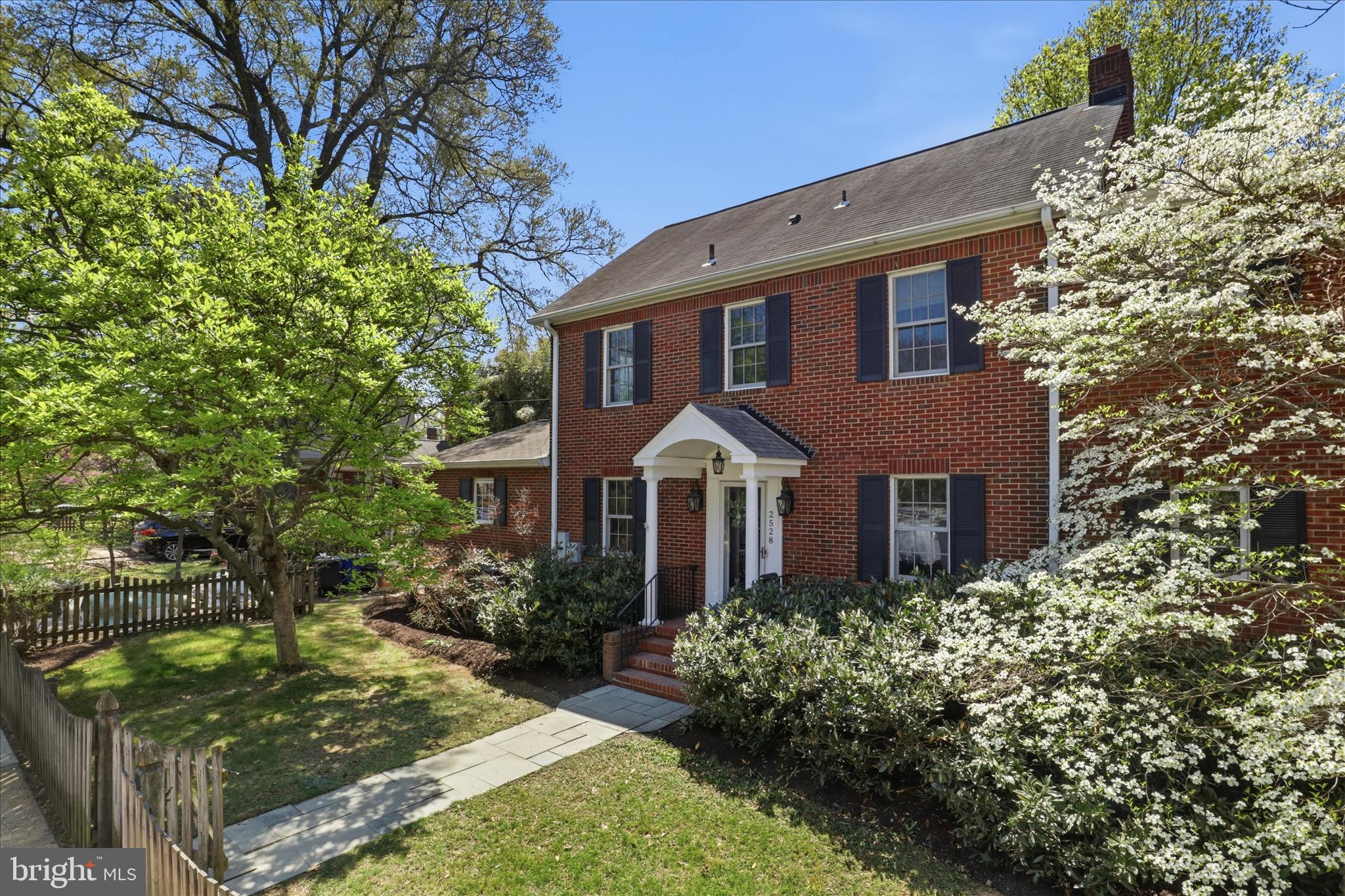 2528 N BUCHANAN STREET N