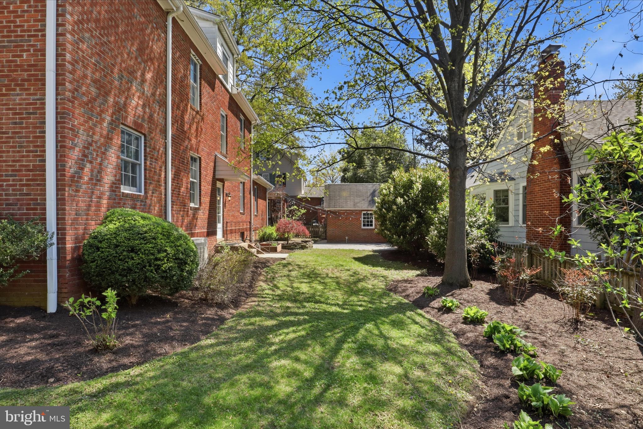 LEE HEIGHTS - Residential