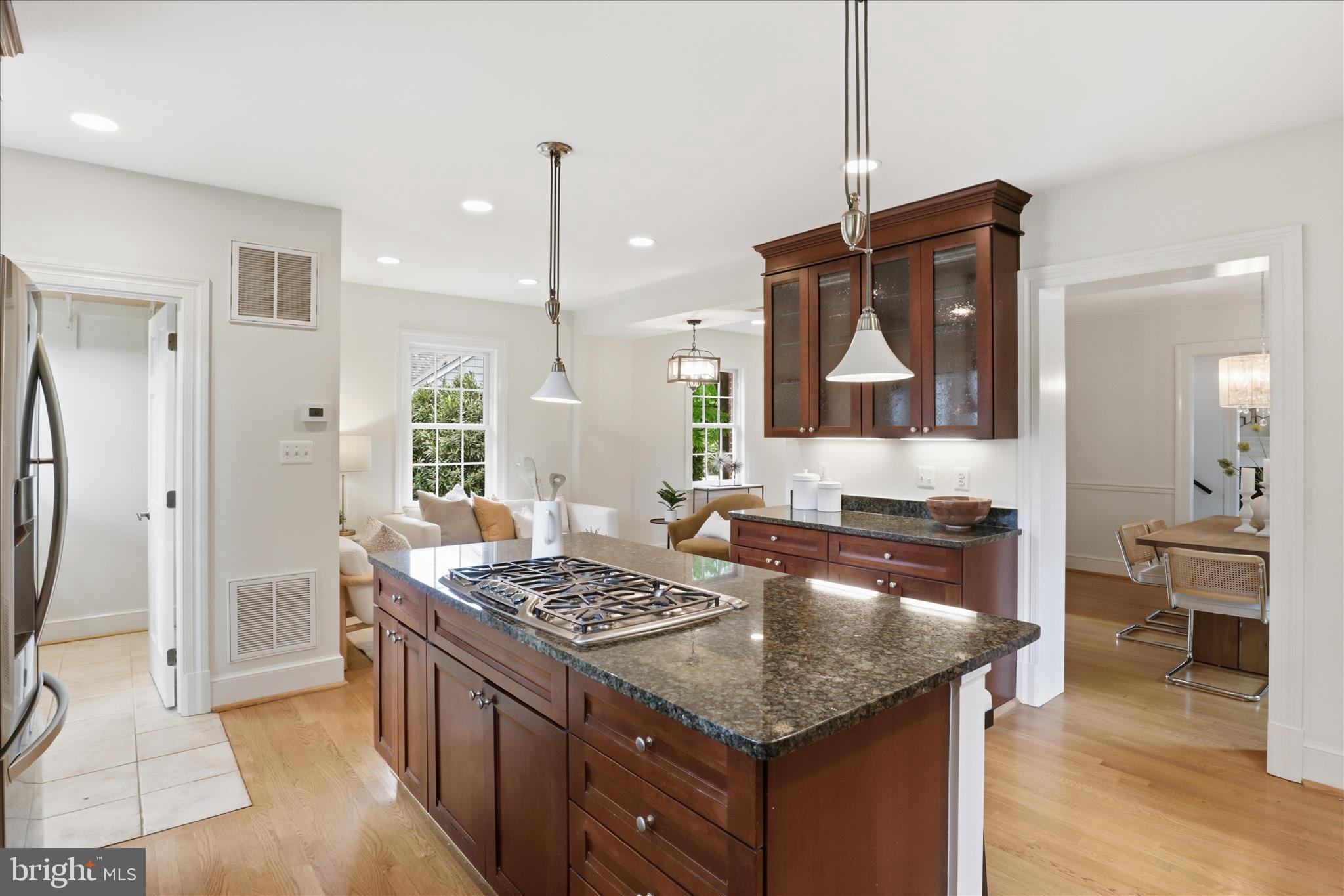 LEE HEIGHTS - Residential