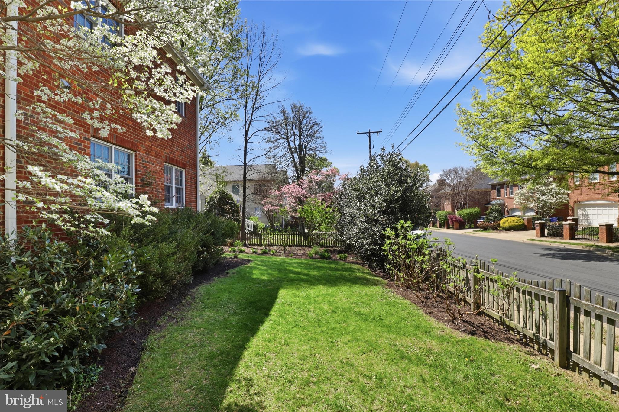 LEE HEIGHTS - Residential