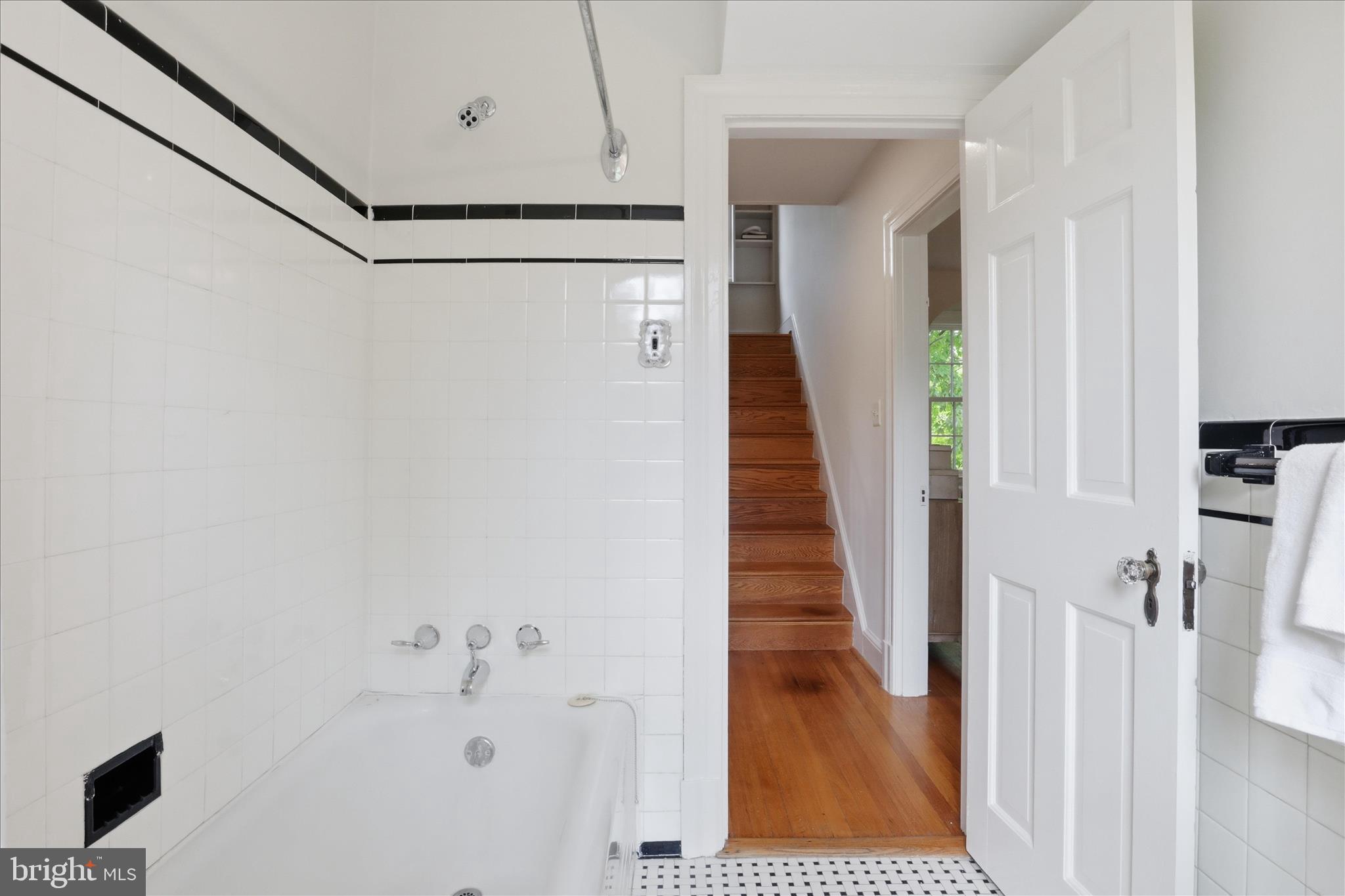 LEE HEIGHTS - Residential