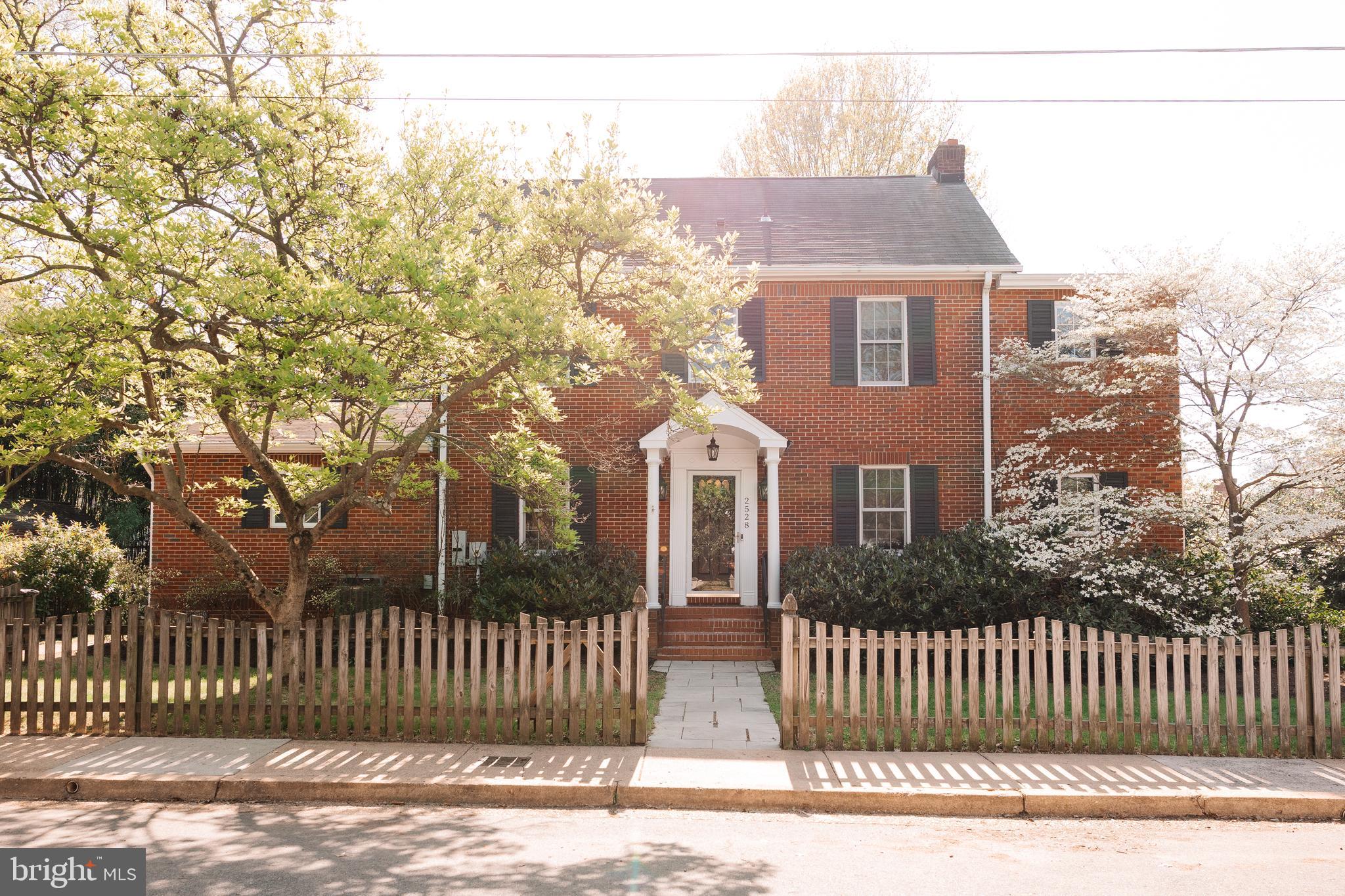 2528 N BUCHANAN STREET N