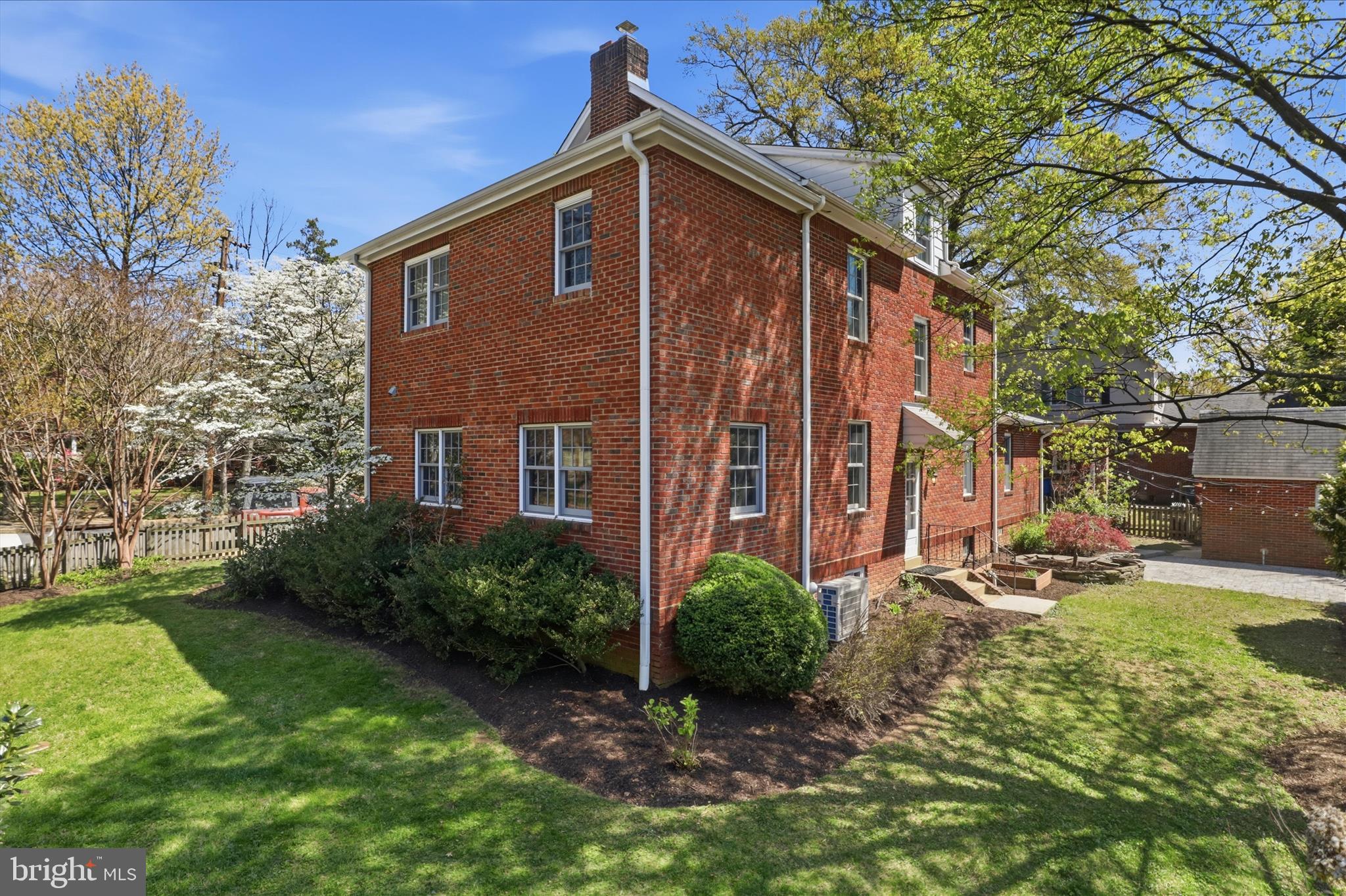 LEE HEIGHTS - Residential