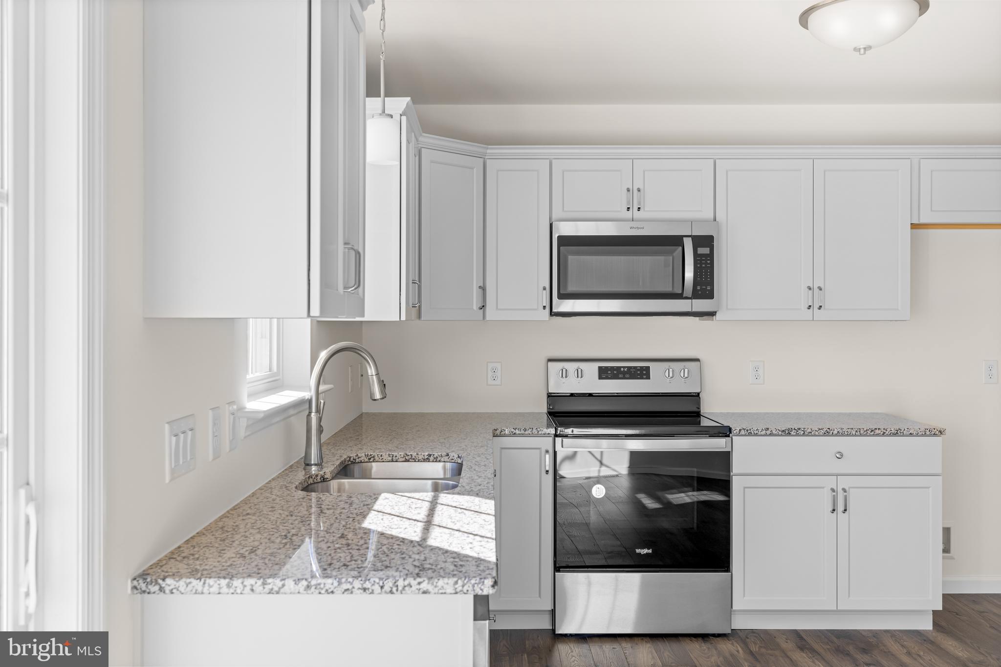 MONROE MANOR II - Residential