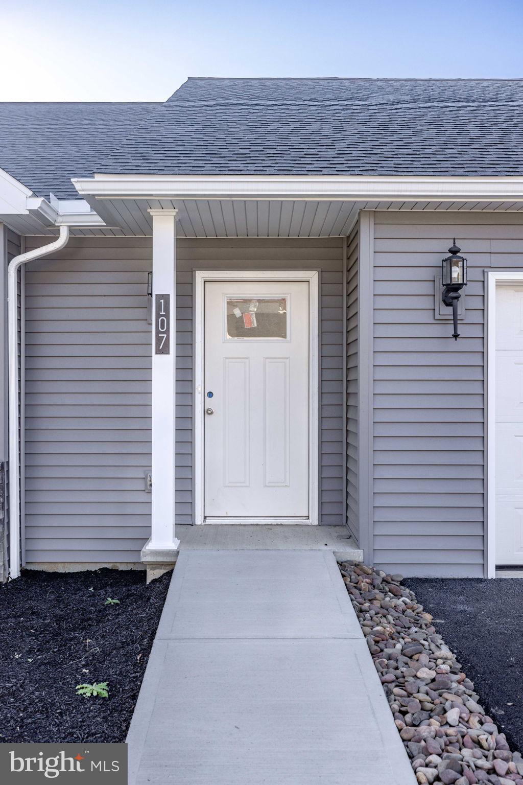 MONROE MANOR II - Residential