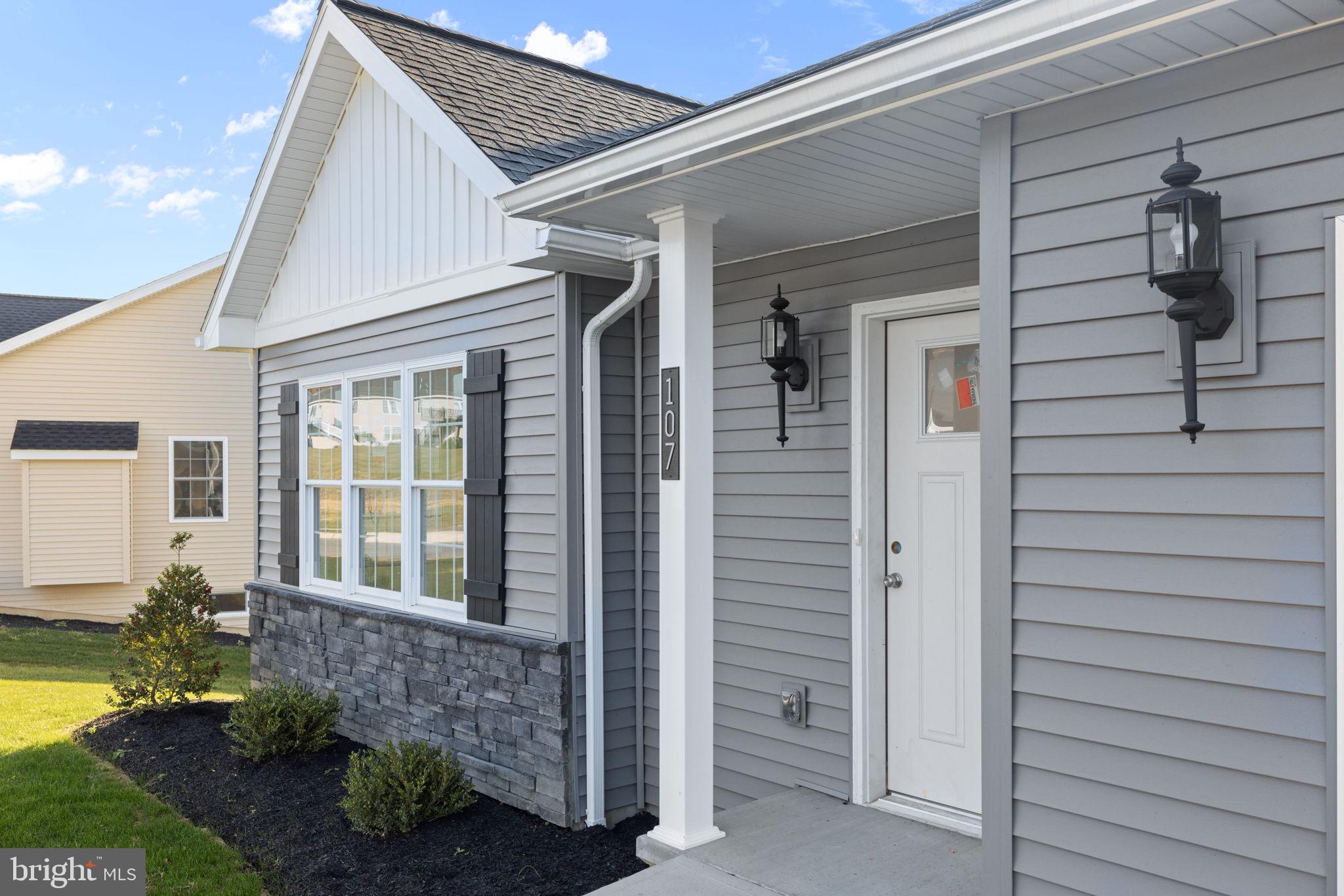 MONROE MANOR II - Residential