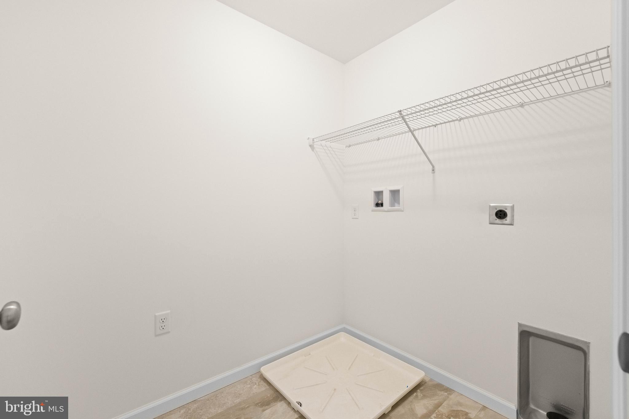 MONROE MANOR II - Residential