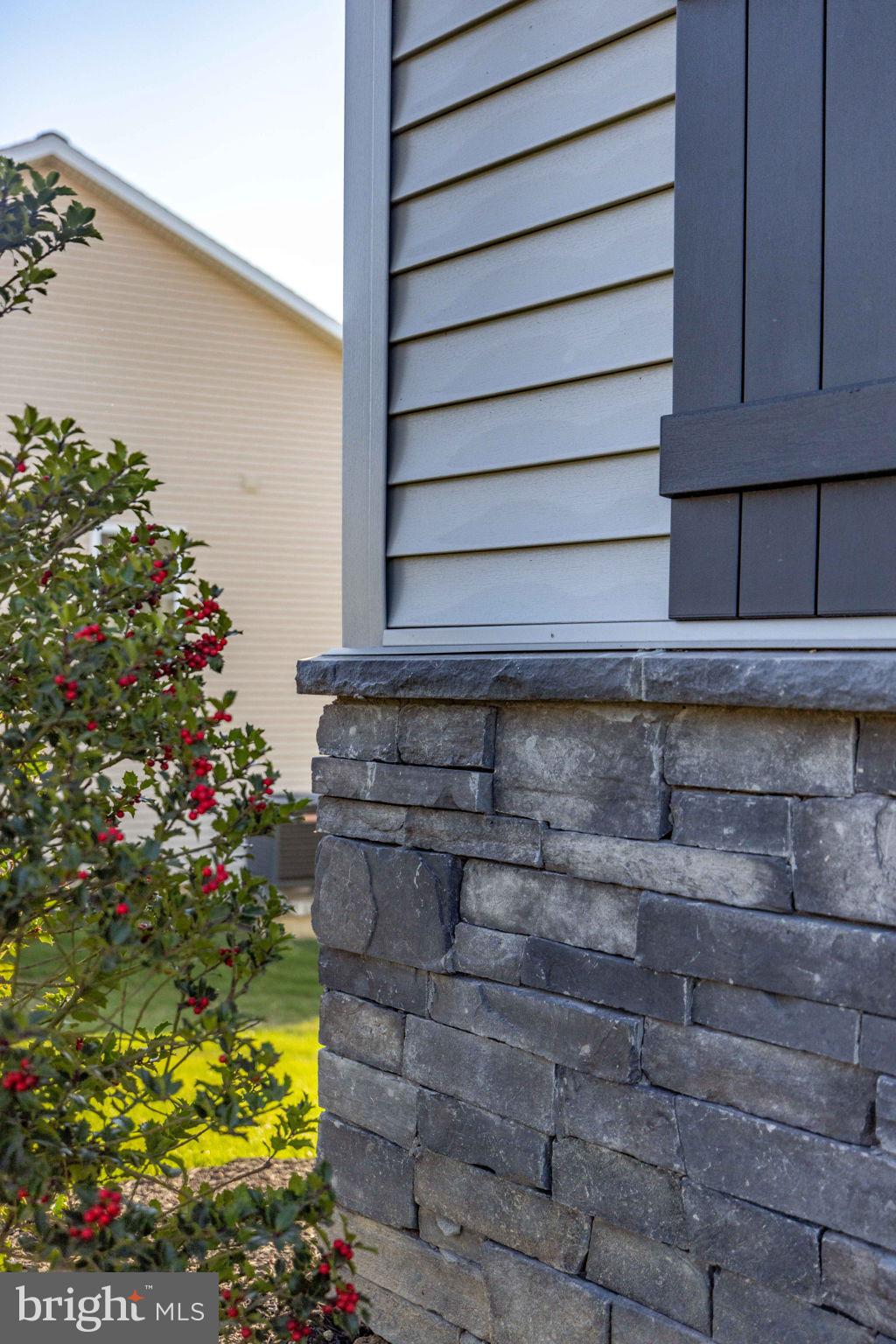 MONROE MANOR II - Residential