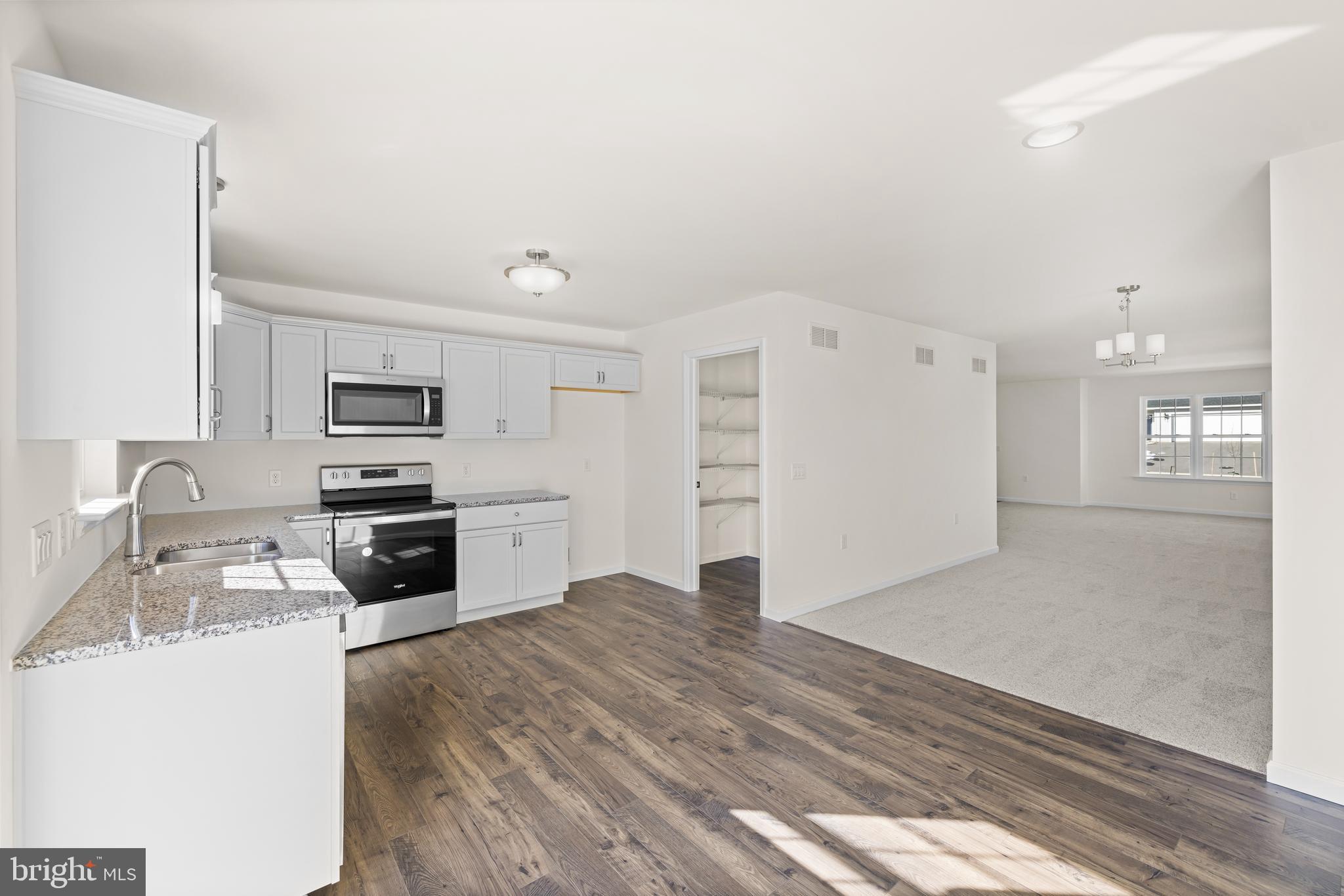 MONROE MANOR II - Residential