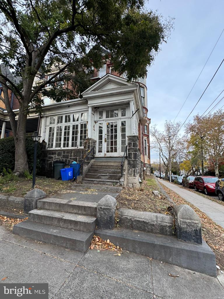 SPRUCE HILL - Residential