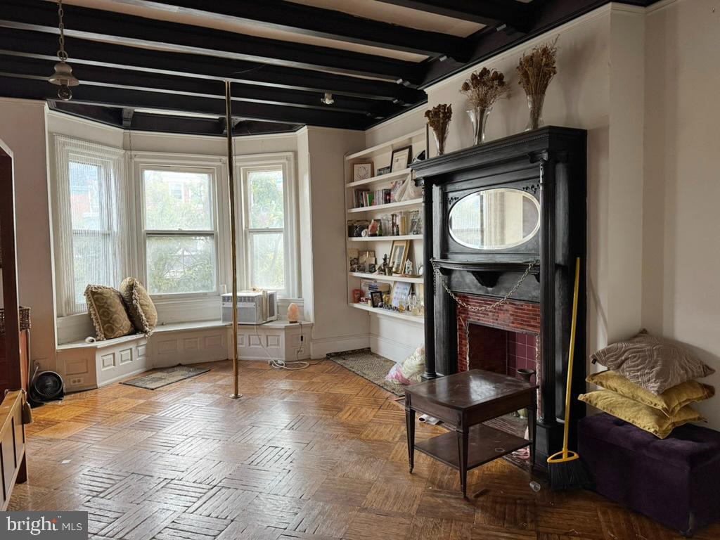 SPRUCE HILL - Residential