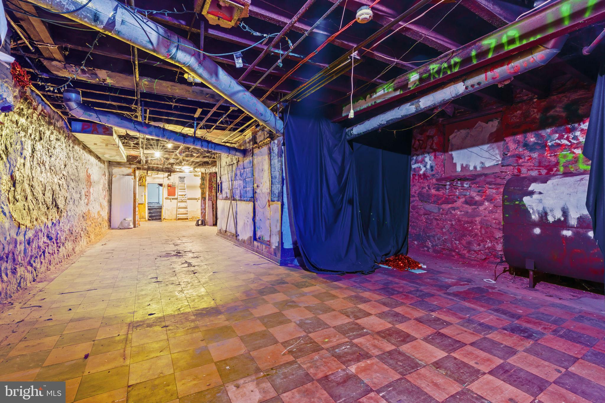 SPRUCE HILL - Residential