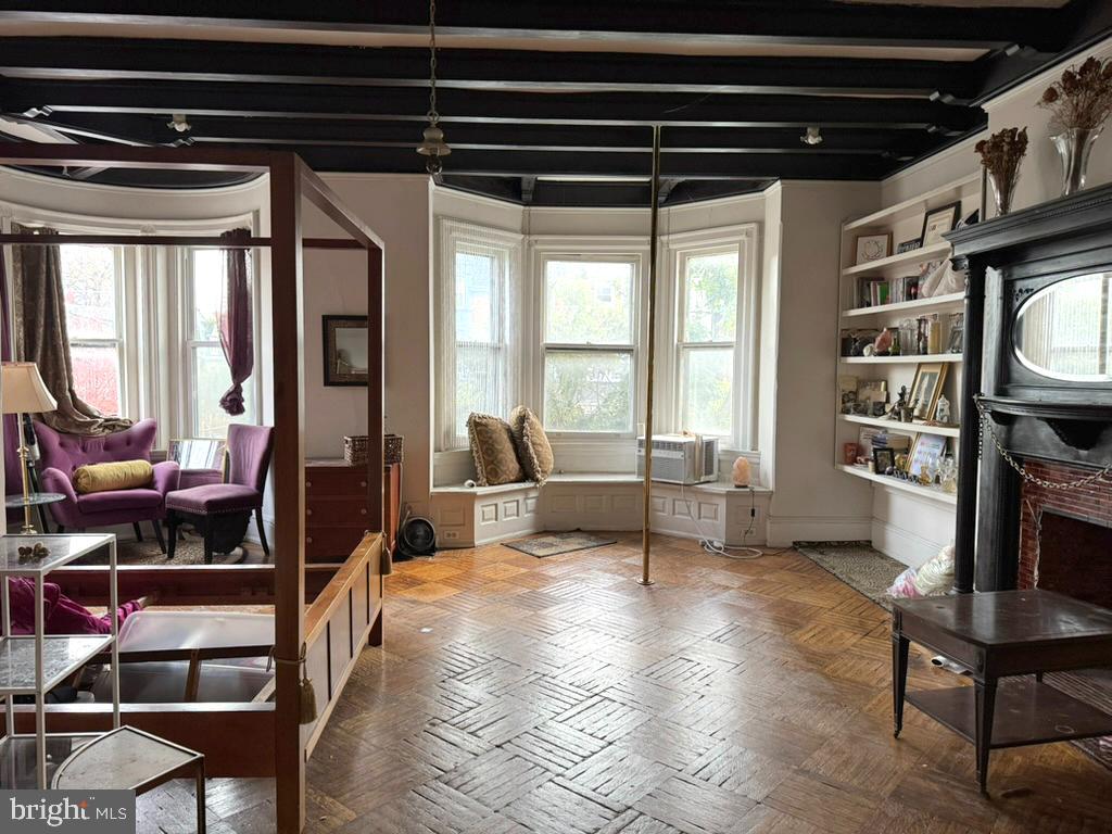 SPRUCE HILL - Residential