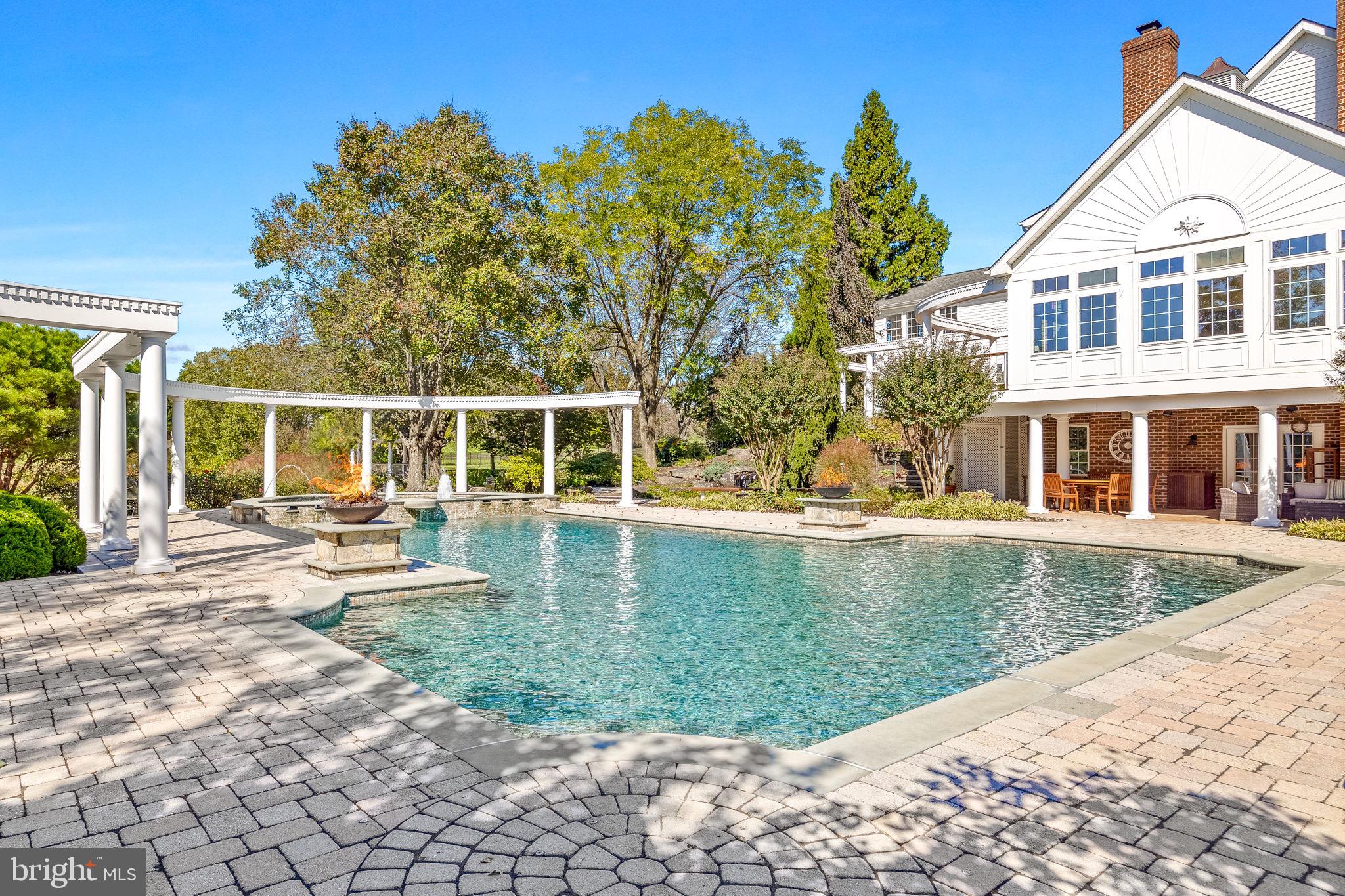 COUNTRY SPRINGS - Residential