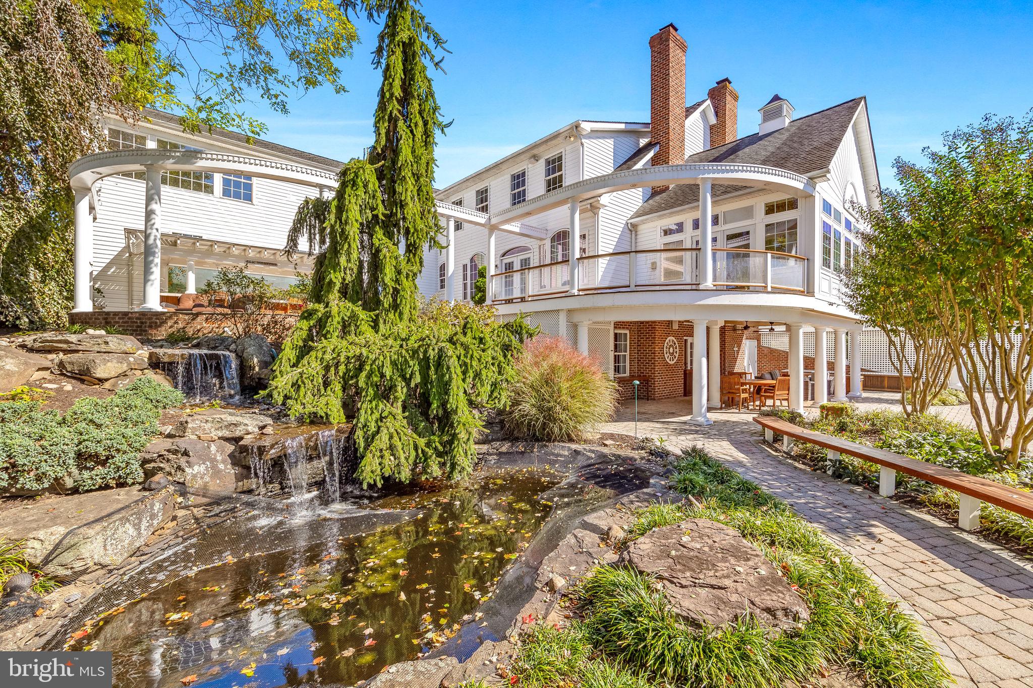 COUNTRY SPRINGS - Residential