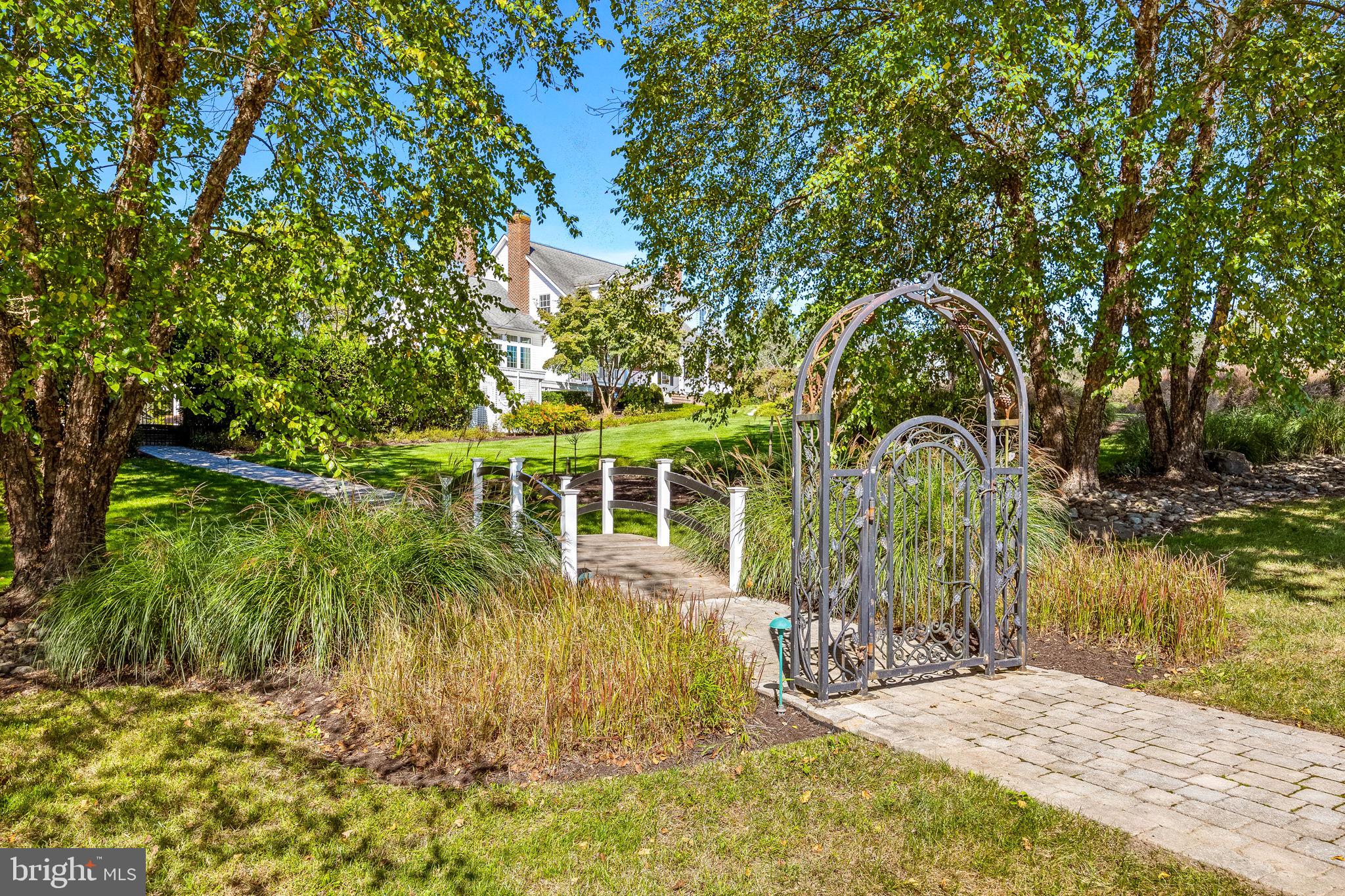 COUNTRY SPRINGS - Residential