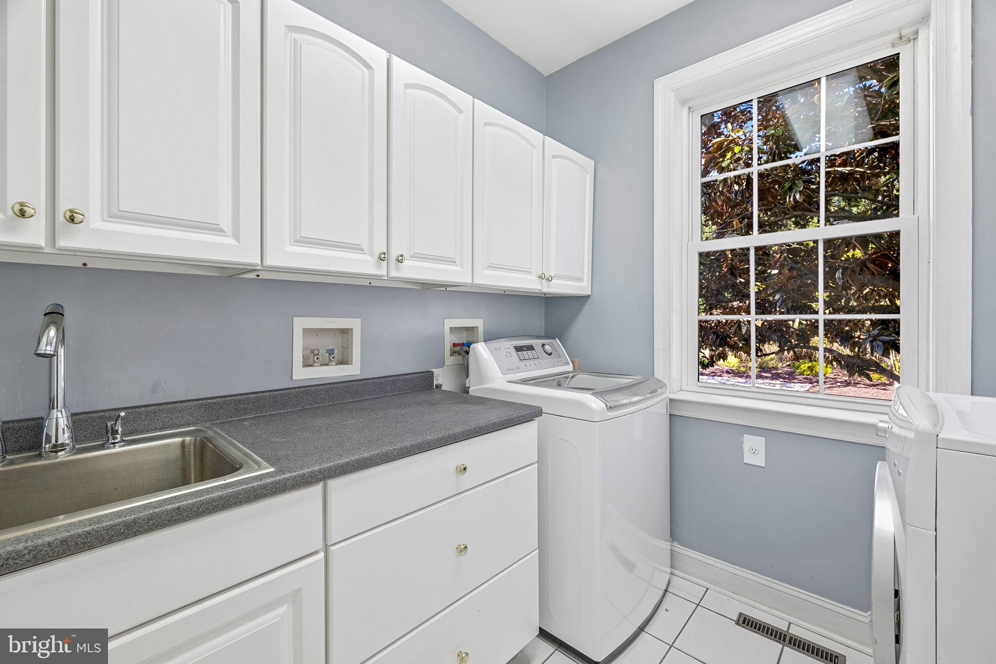 COUNTRY SPRINGS - Residential