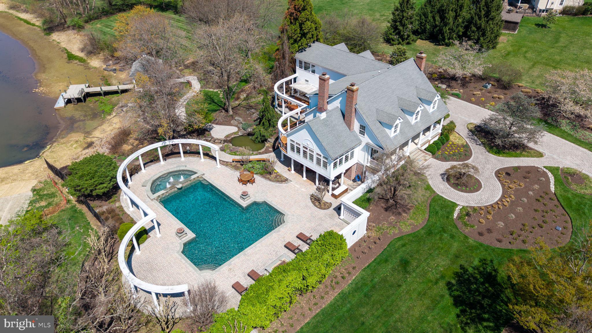 COUNTRY SPRINGS - Residential