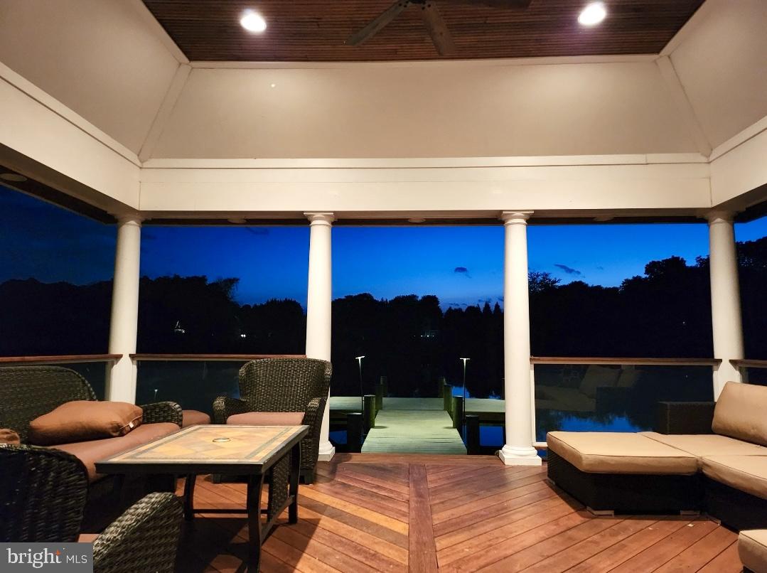 COUNTRY SPRINGS - Residential