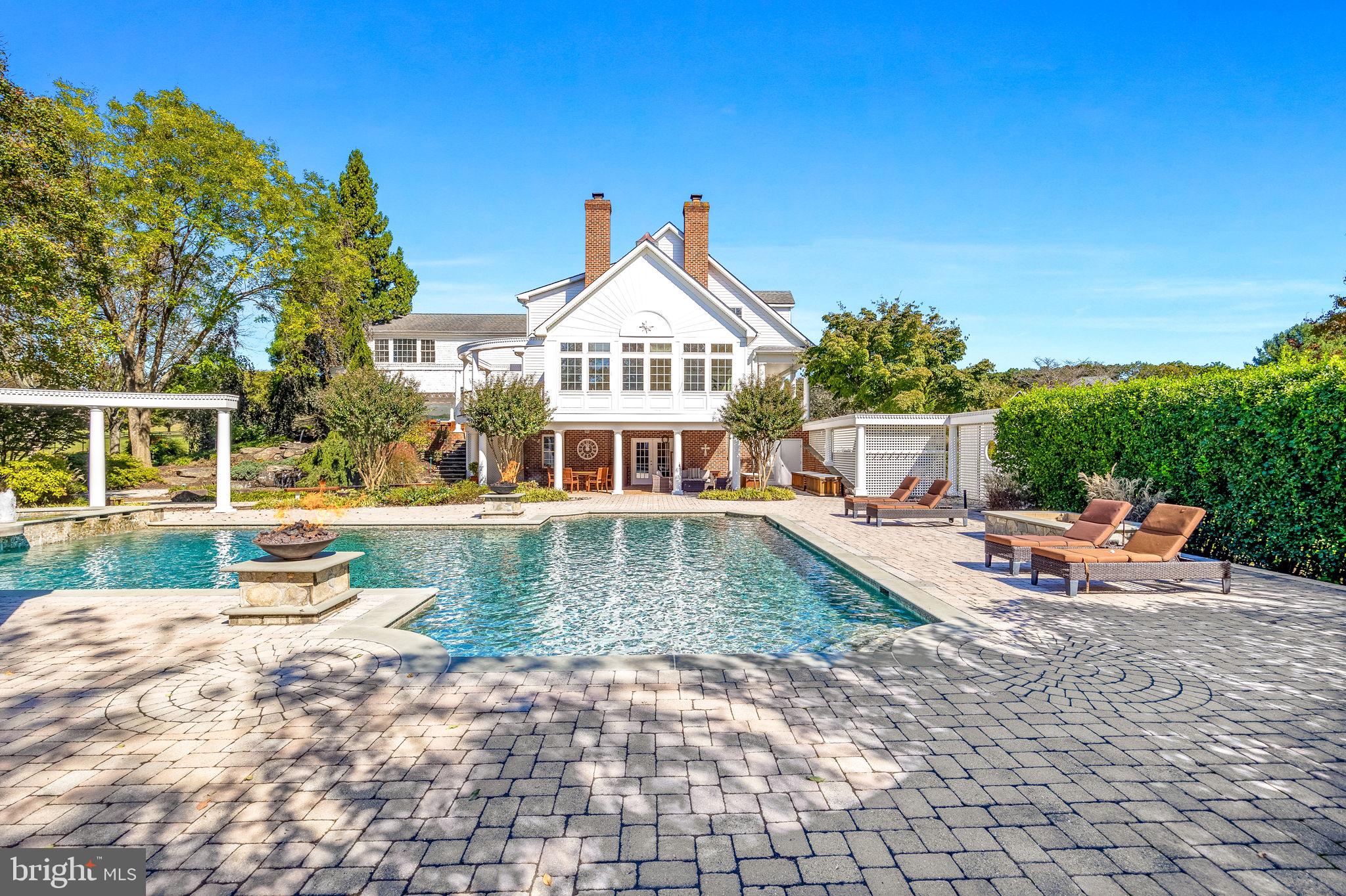 COUNTRY SPRINGS - Residential