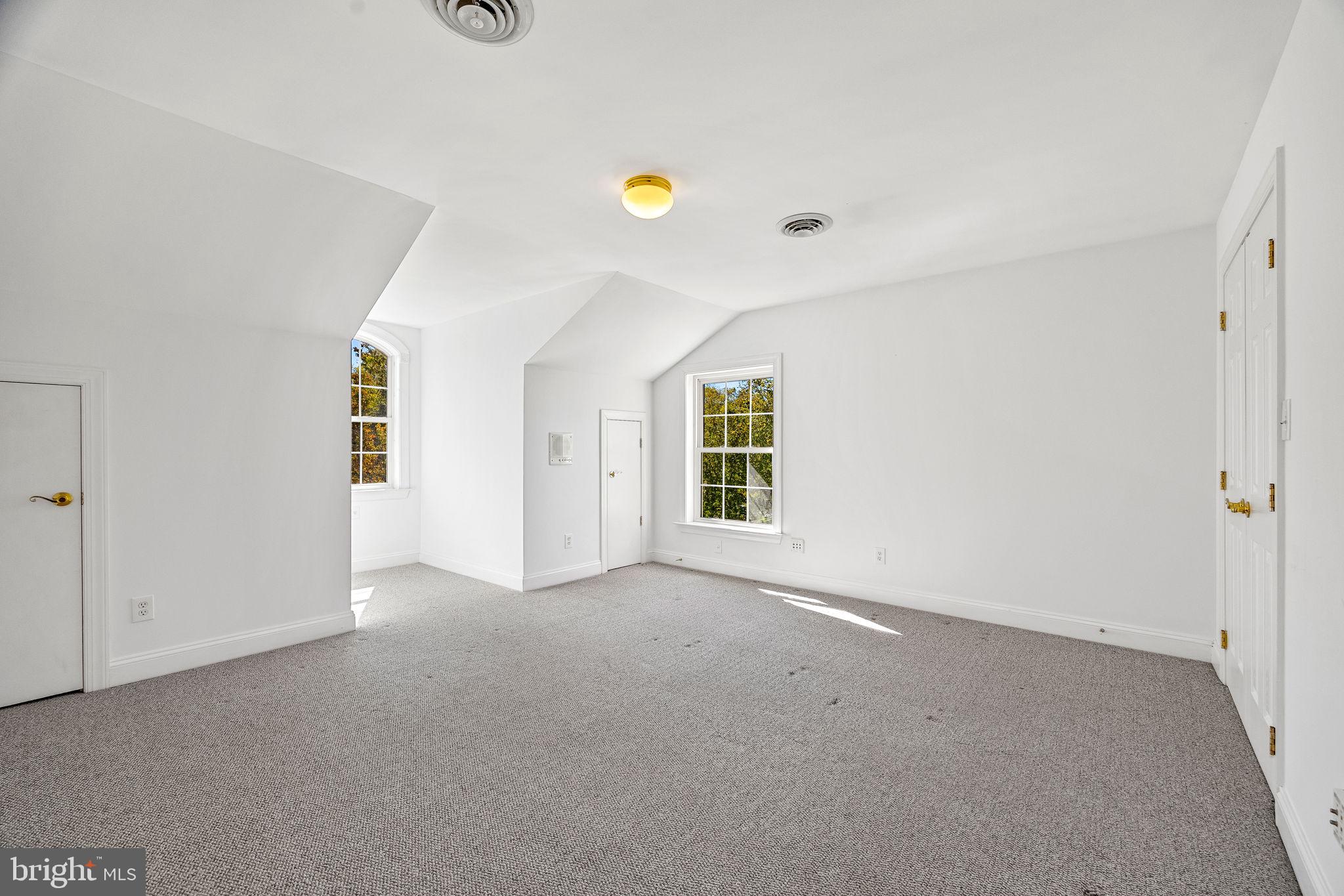 COUNTRY SPRINGS - Residential