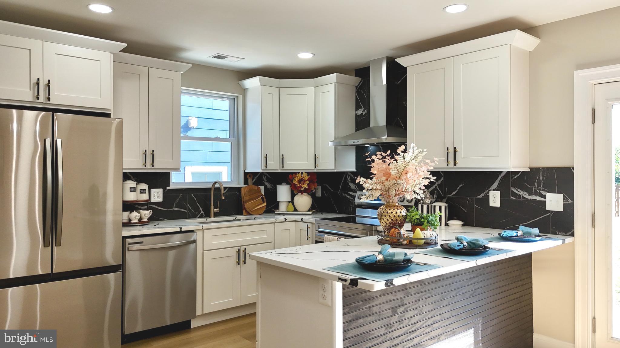 1008 LAFAYETTE BOULEVARD