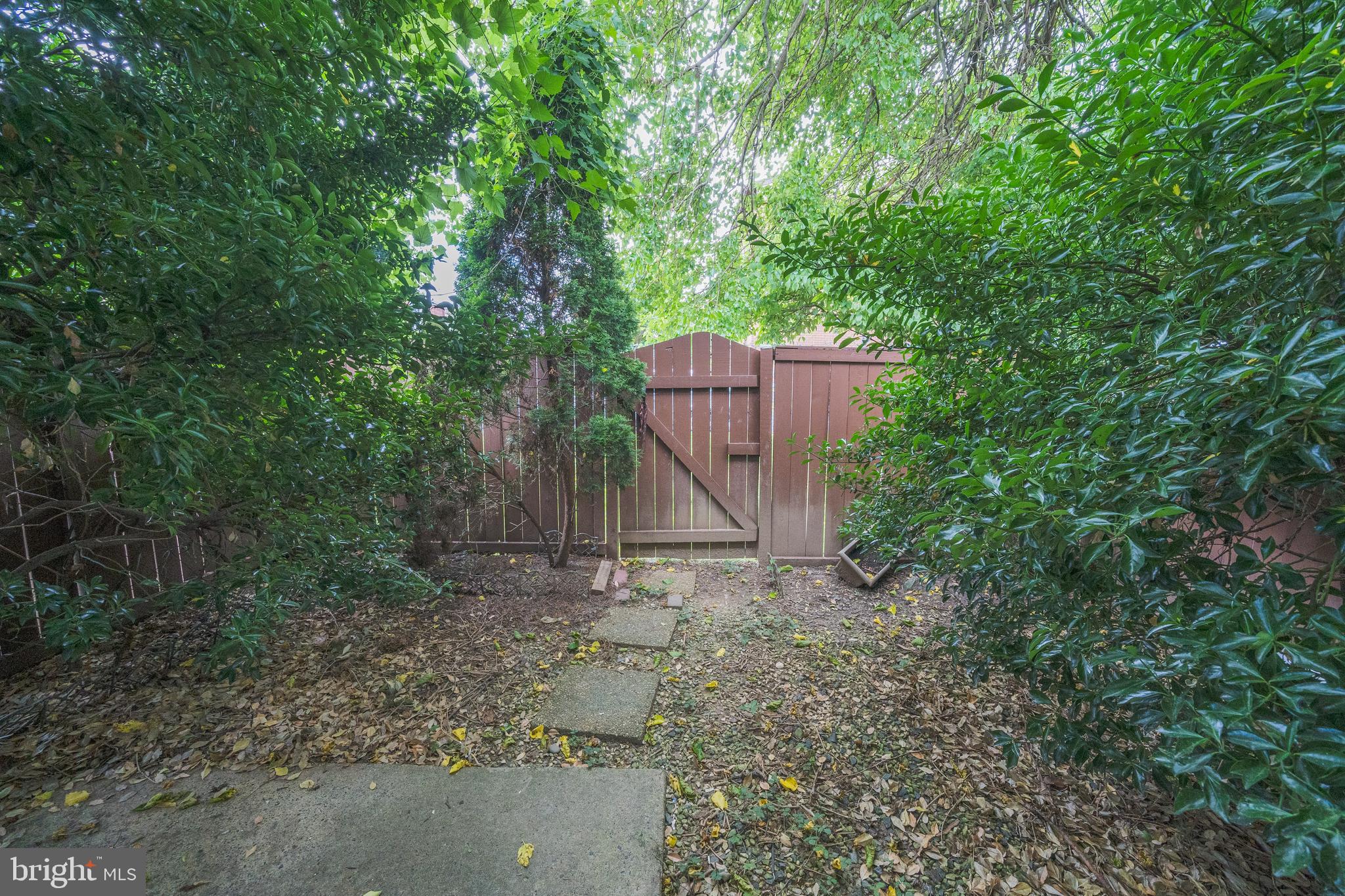 AUTUMN WALK - Residential