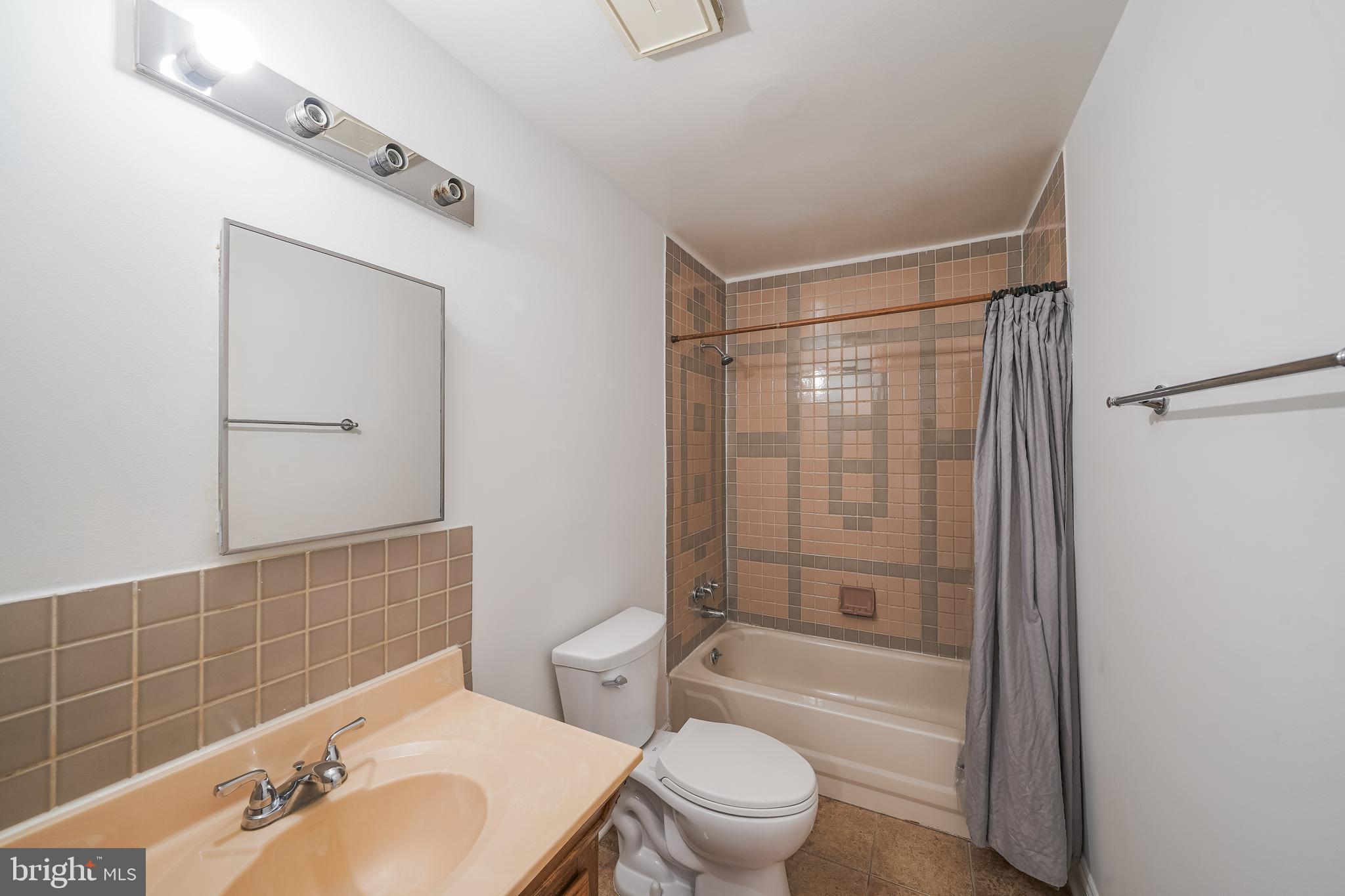 AUTUMN WALK - Residential