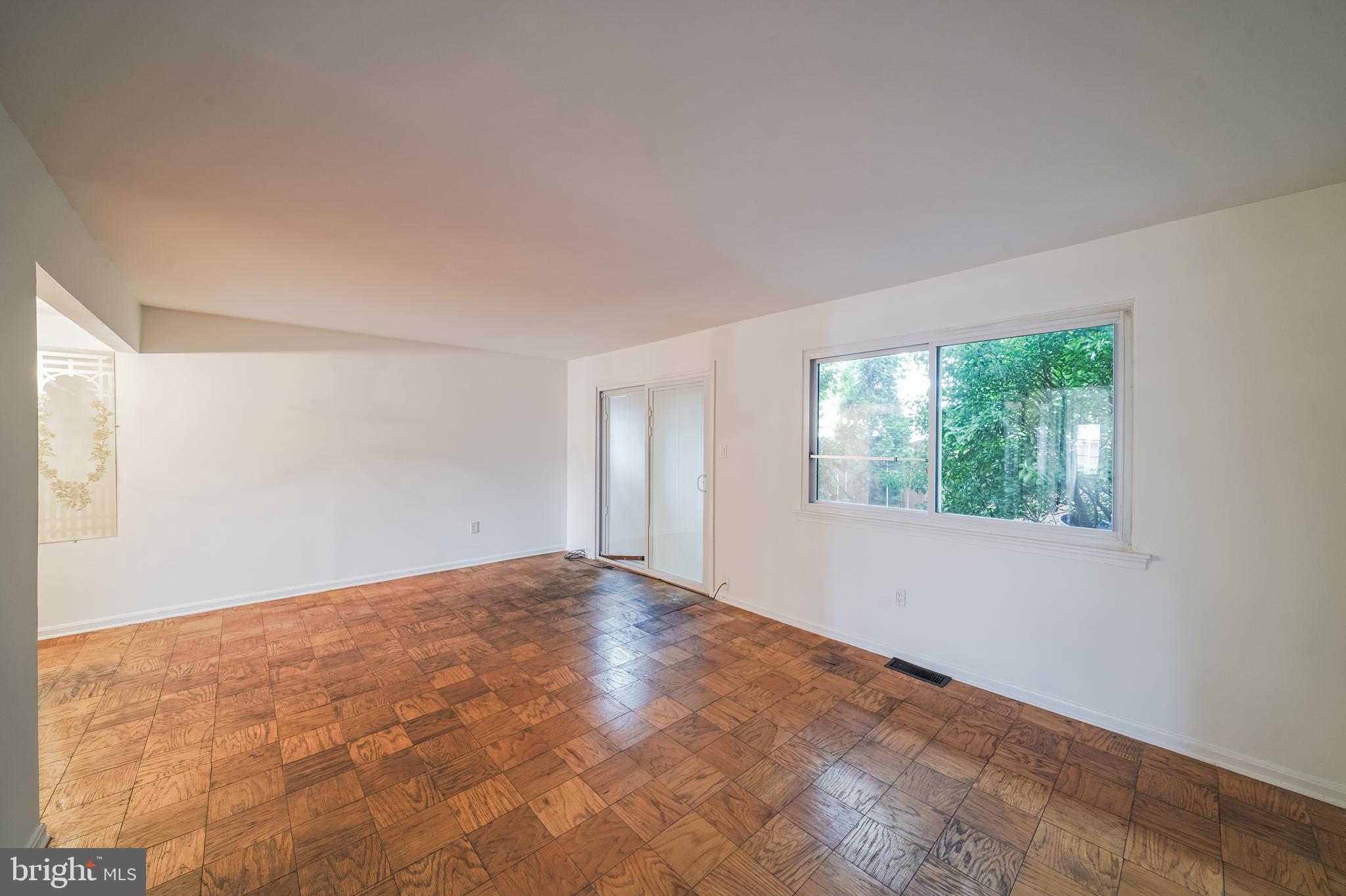 AUTUMN WALK - Residential