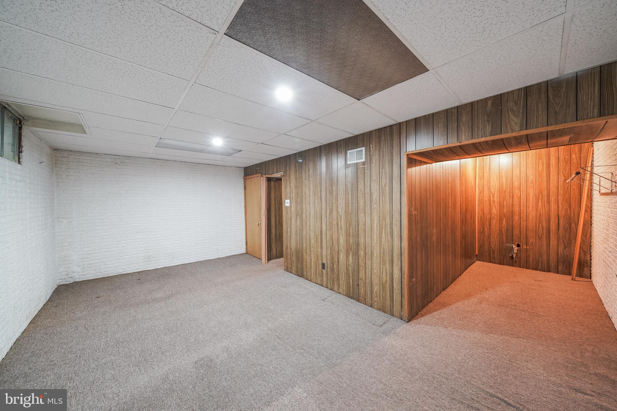 AUTUMN WALK - Residential