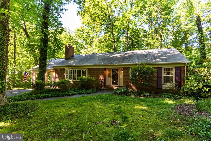 Beautifully remodeled brick rambler is the desirable Argyle Heights subdivision. Conveniently located in close proximity to downtown Fredericksburg, I-95, and the Virginia Railway Express(VRE). Home is set back on a beautiful, wooded lot with great privacy. Home features new kitchen, updated bathrooms, granite tops, SS appliances, hardwood flooring, and a great floor plan.