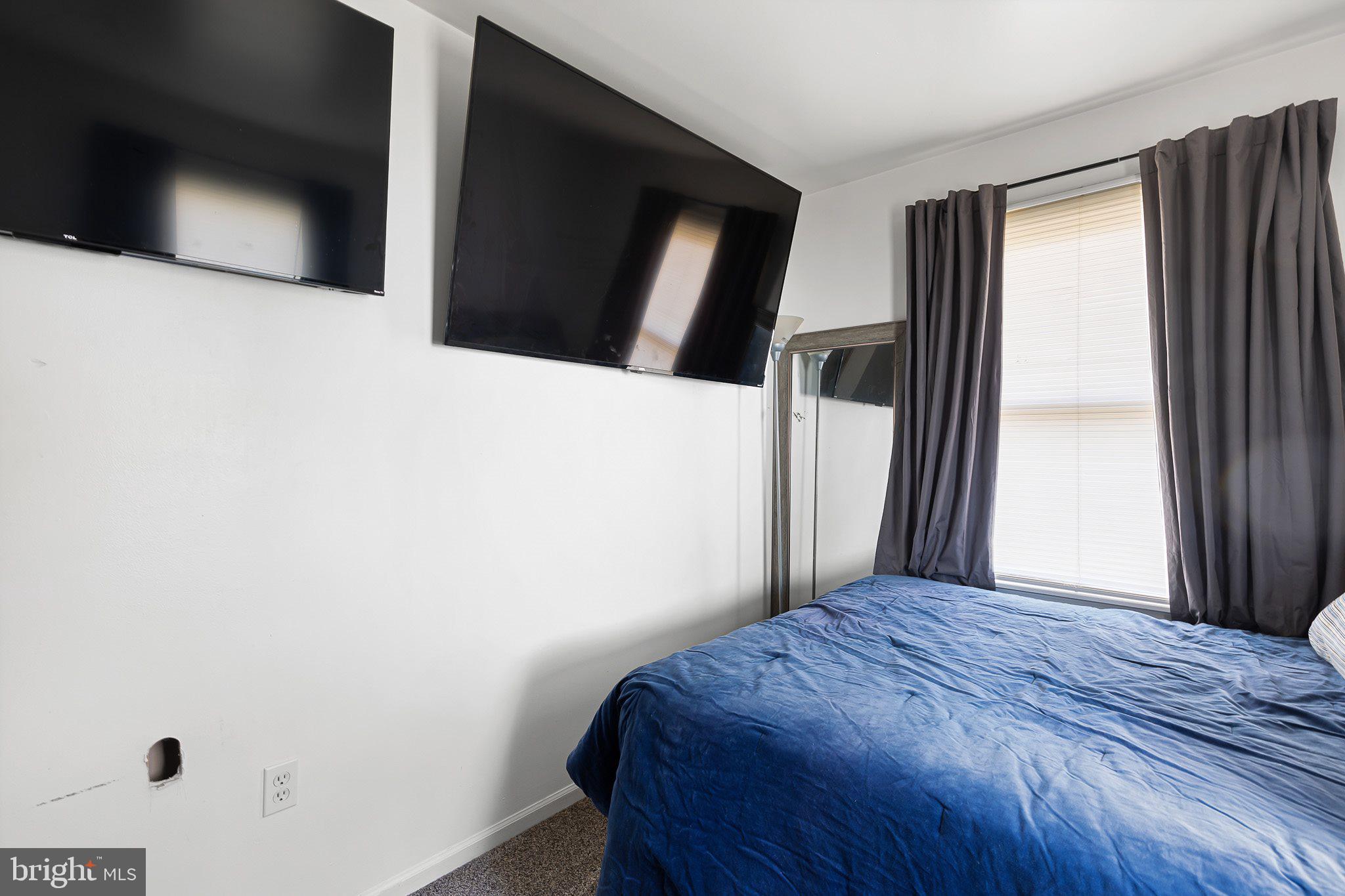 VILLAGE KNOLL - Residential