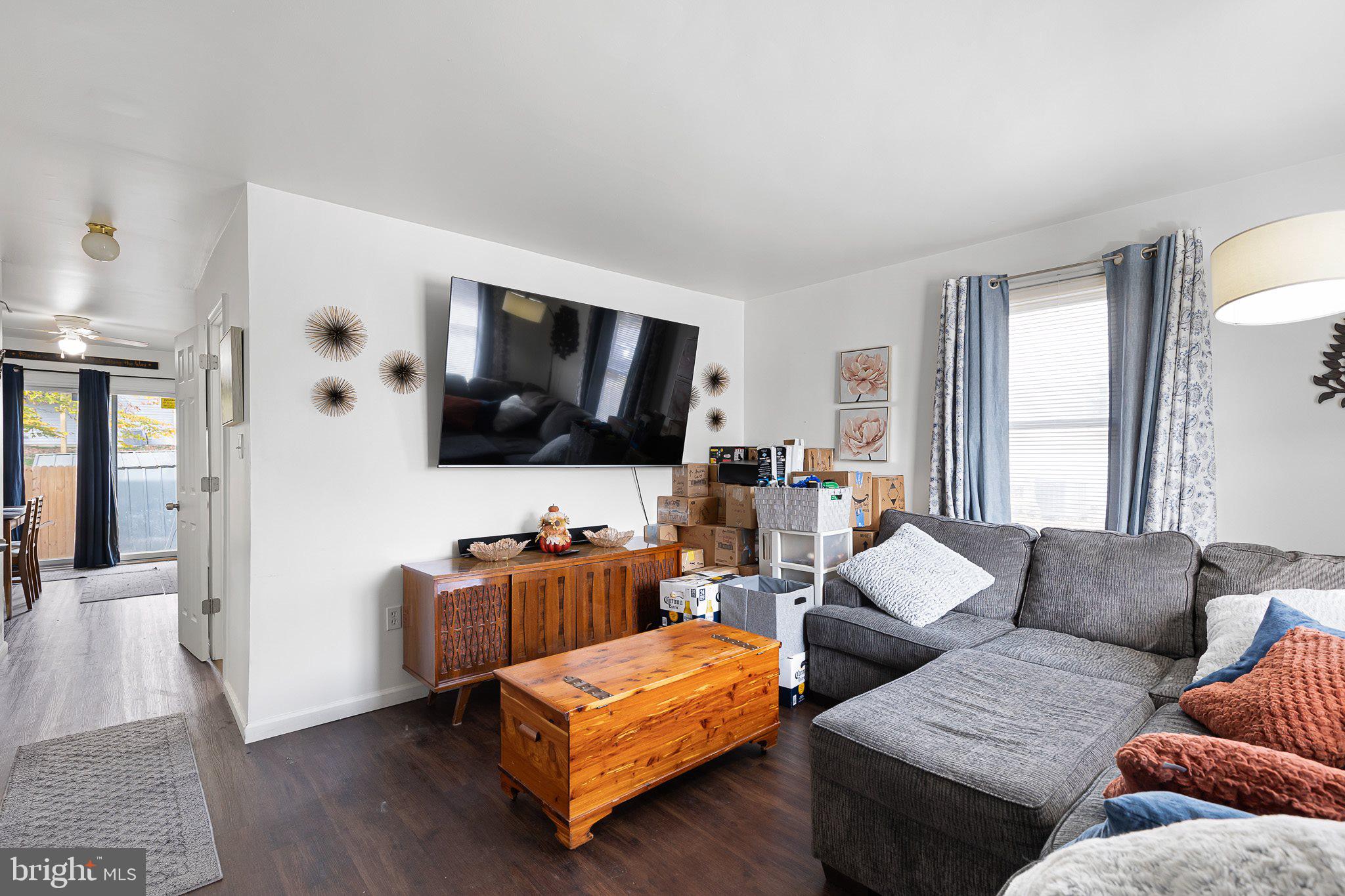 VILLAGE KNOLL - Residential