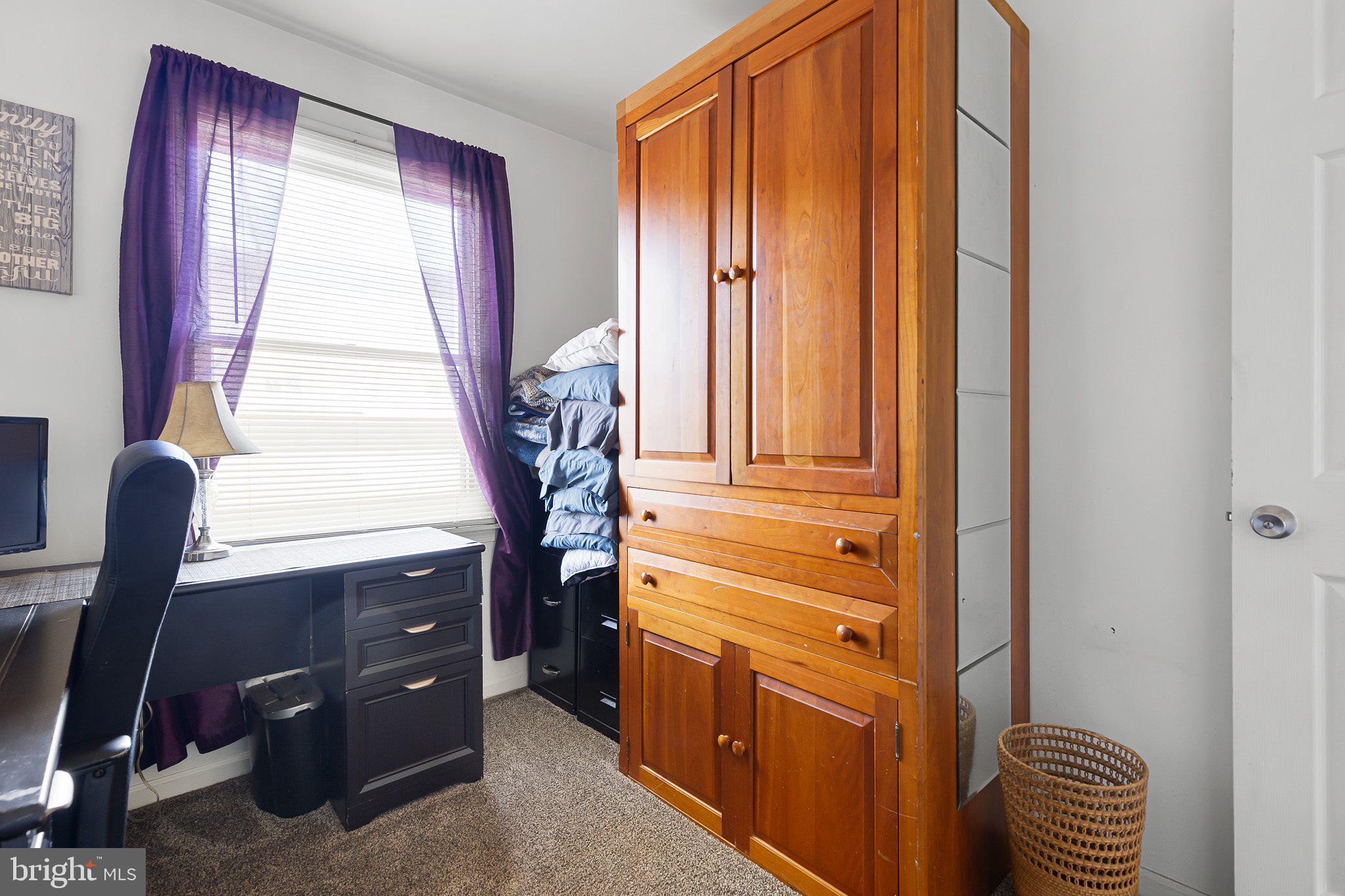 VILLAGE KNOLL - Residential