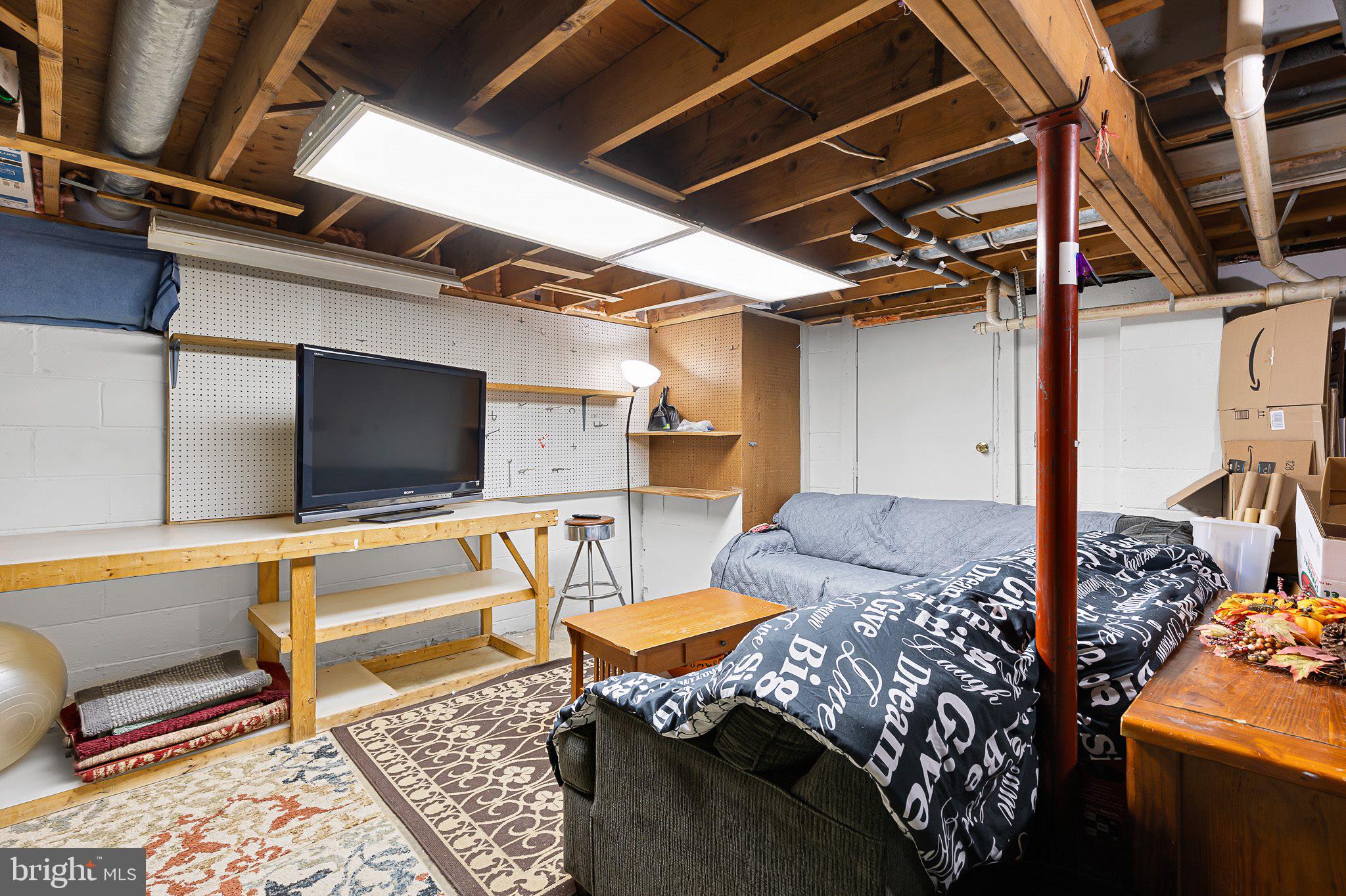 VILLAGE KNOLL - Residential