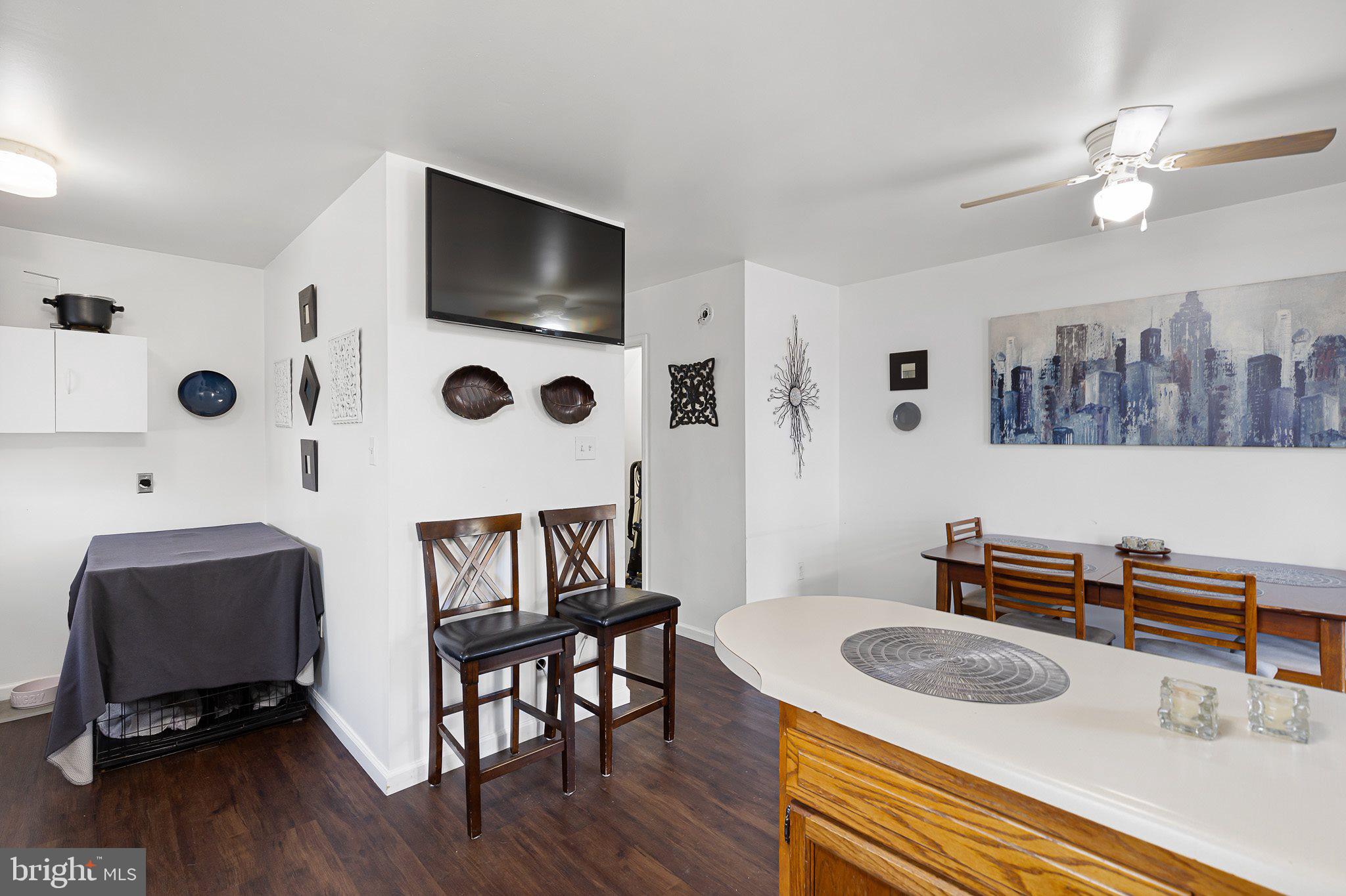 VILLAGE KNOLL - Residential