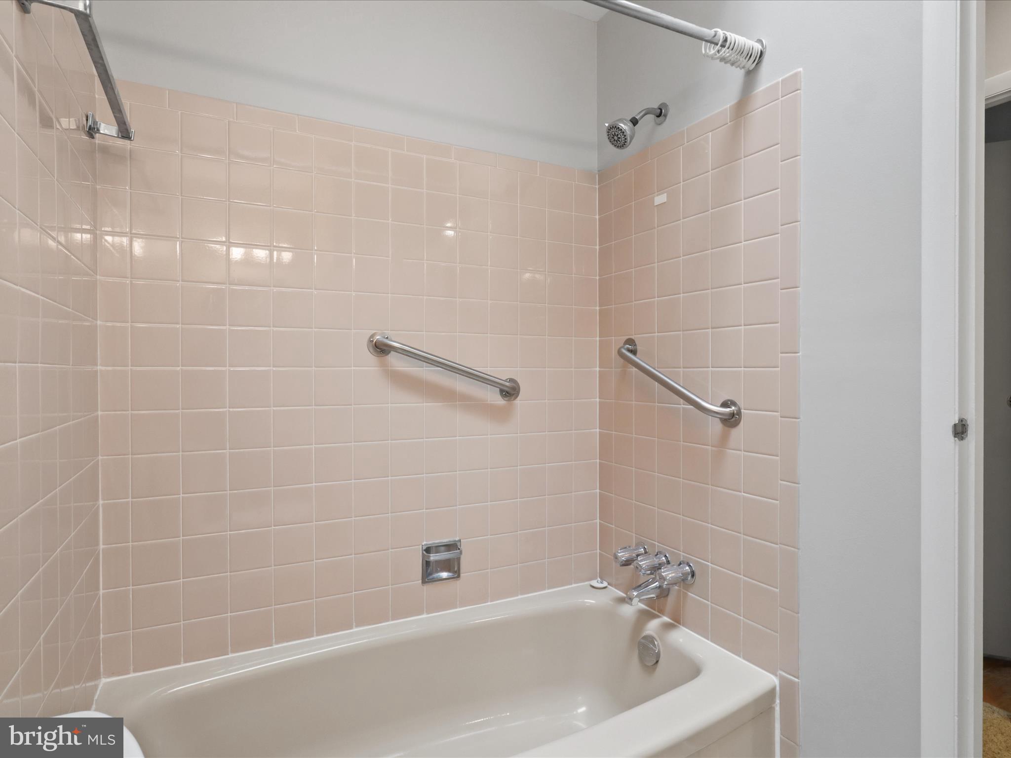 CANTERBURY WOODS - Residential