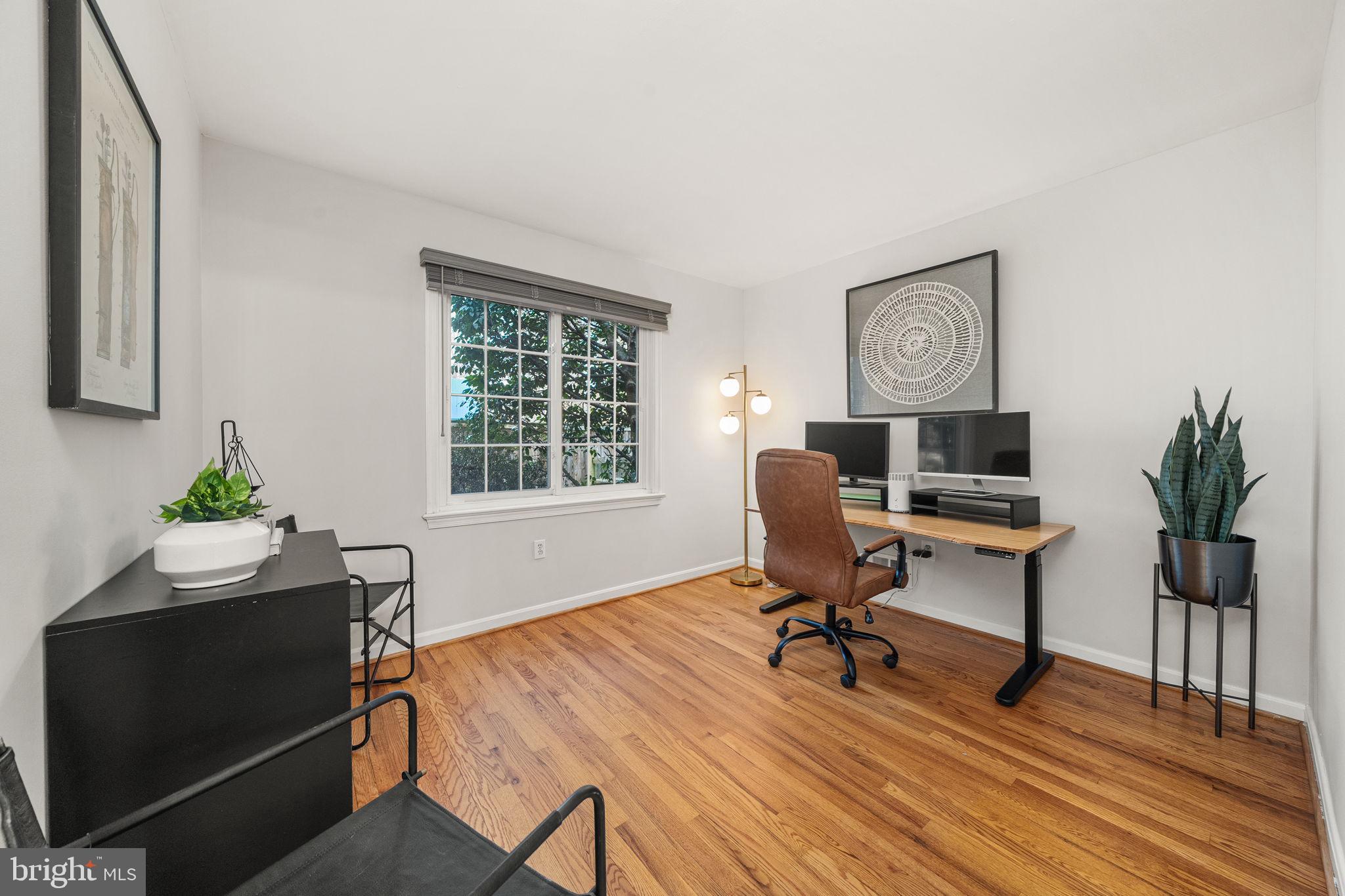 VIENNA OAKS - Residential